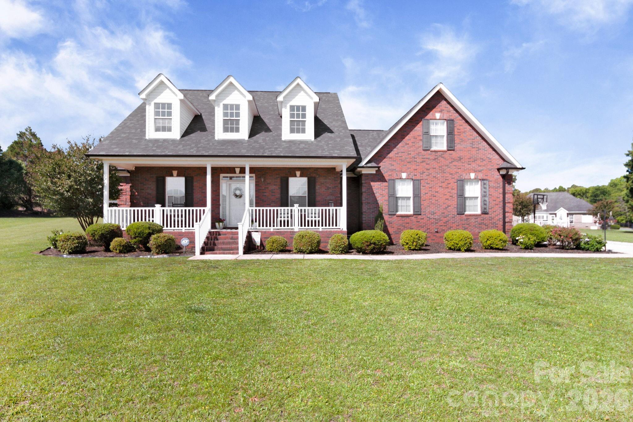 2318 Cardinal Ridge Lane — photo