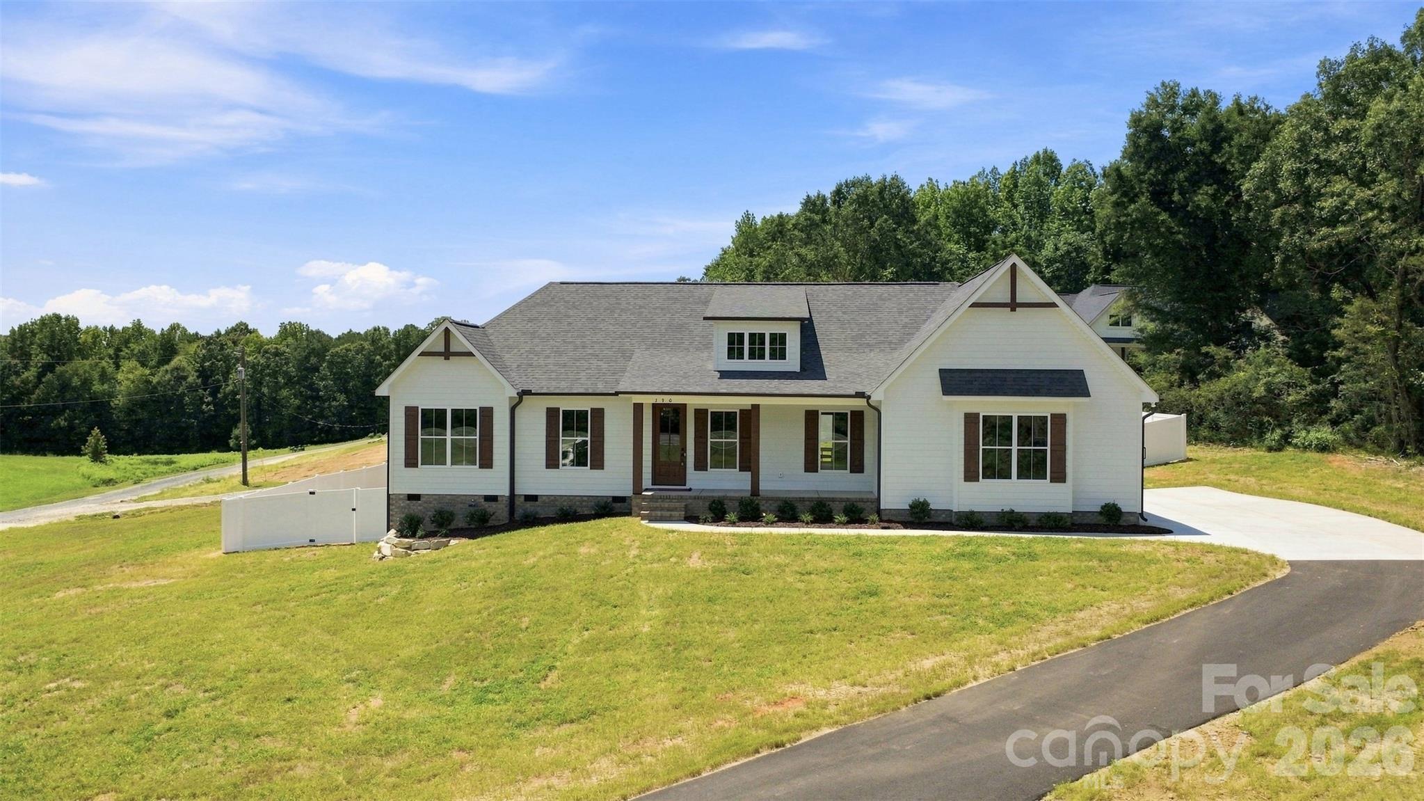 390 Nc 200 Highway S — photo