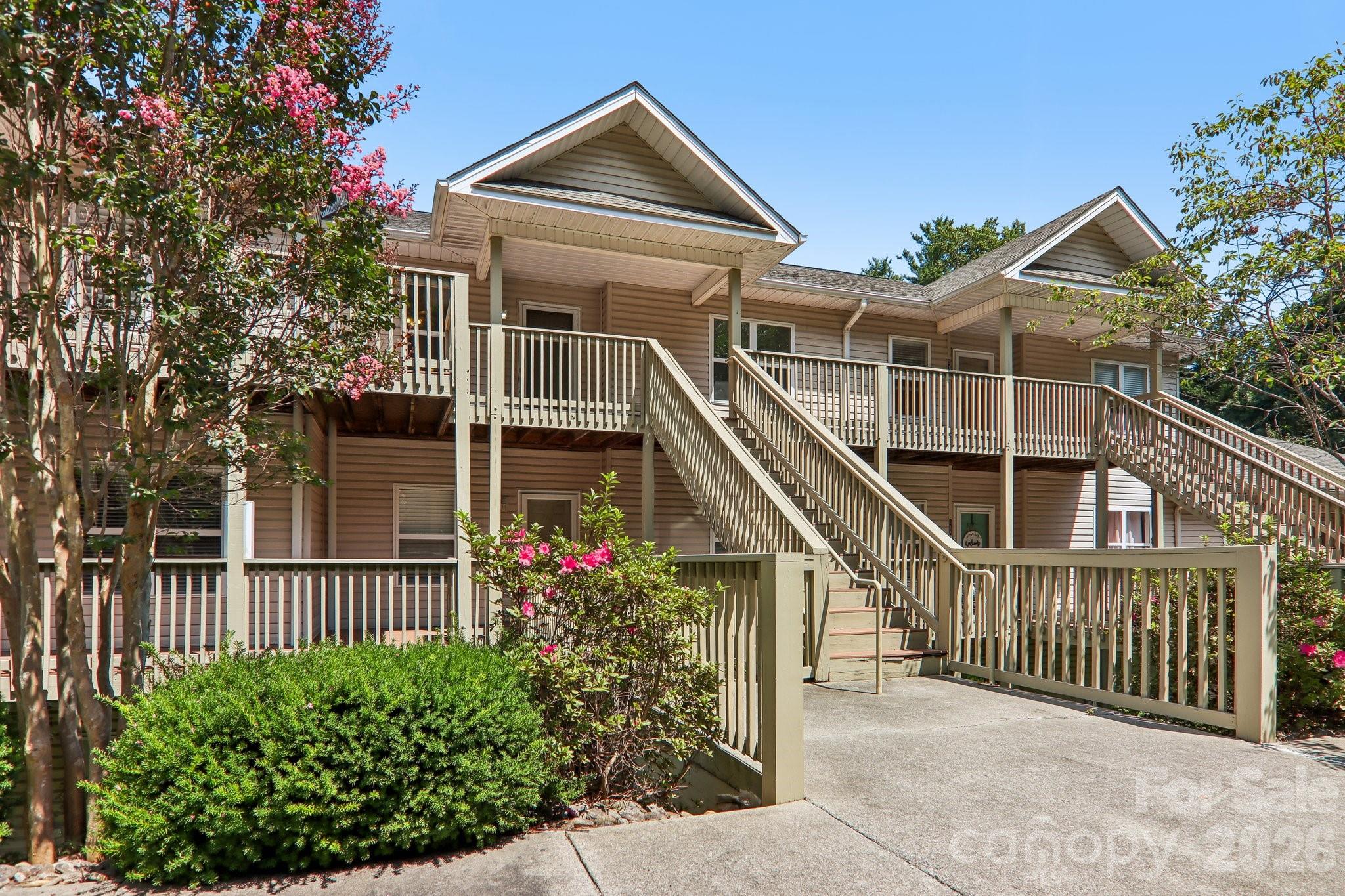 515 Carrington Place 515 — photo