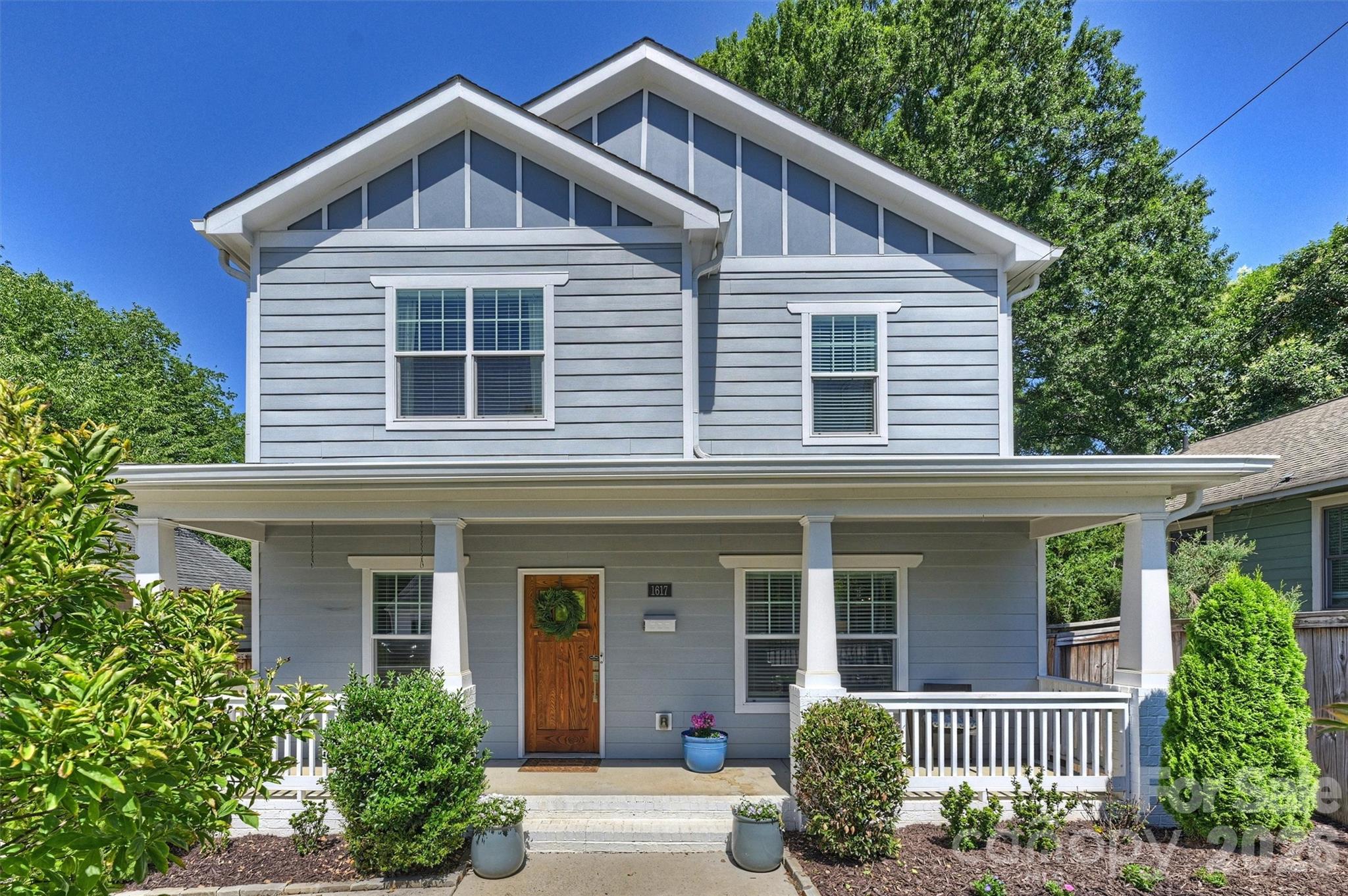 1617 Hawthorne Lane — photo
