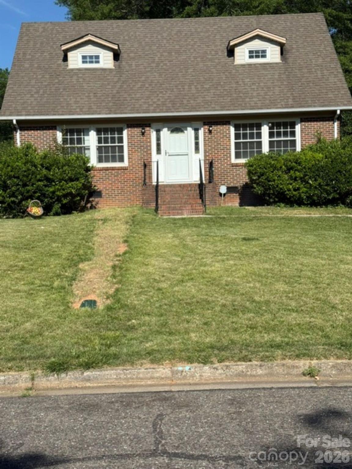 917 Canterbury Court — photo