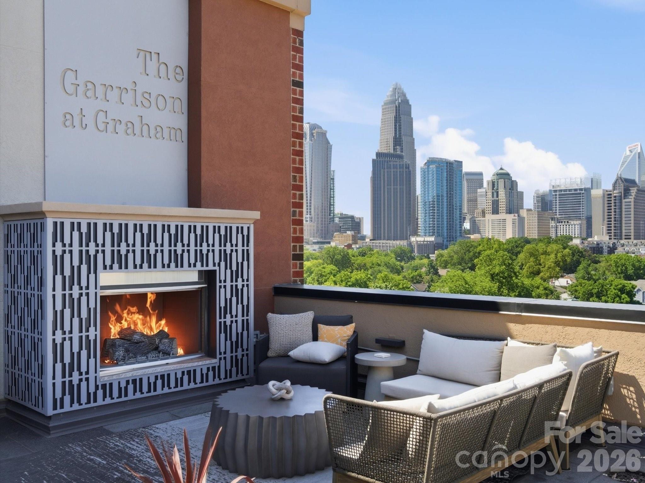 715 N Graham Street 502 — photo