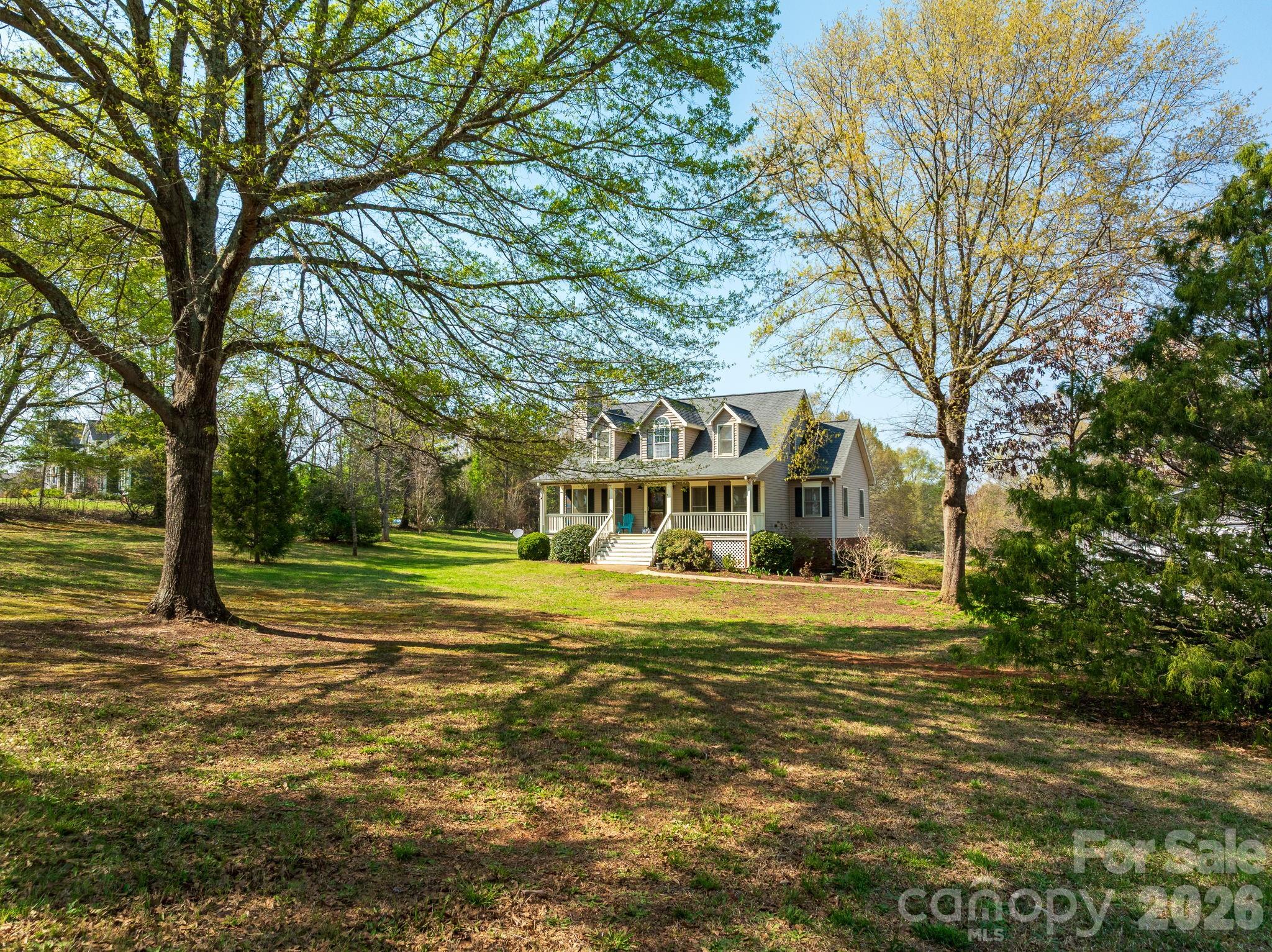 1570 Roddy Road — photo