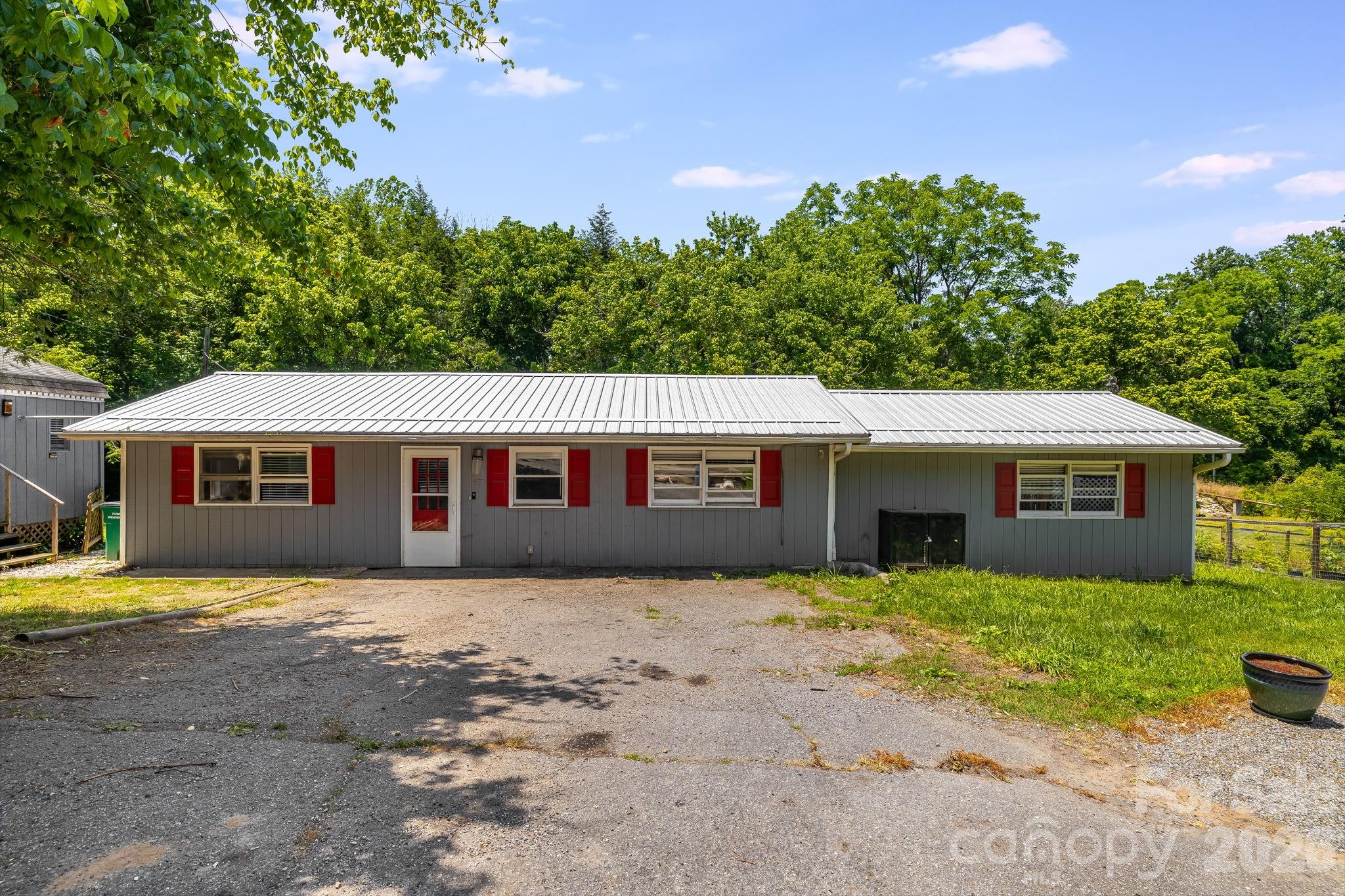 67 Banks Town Road — photo