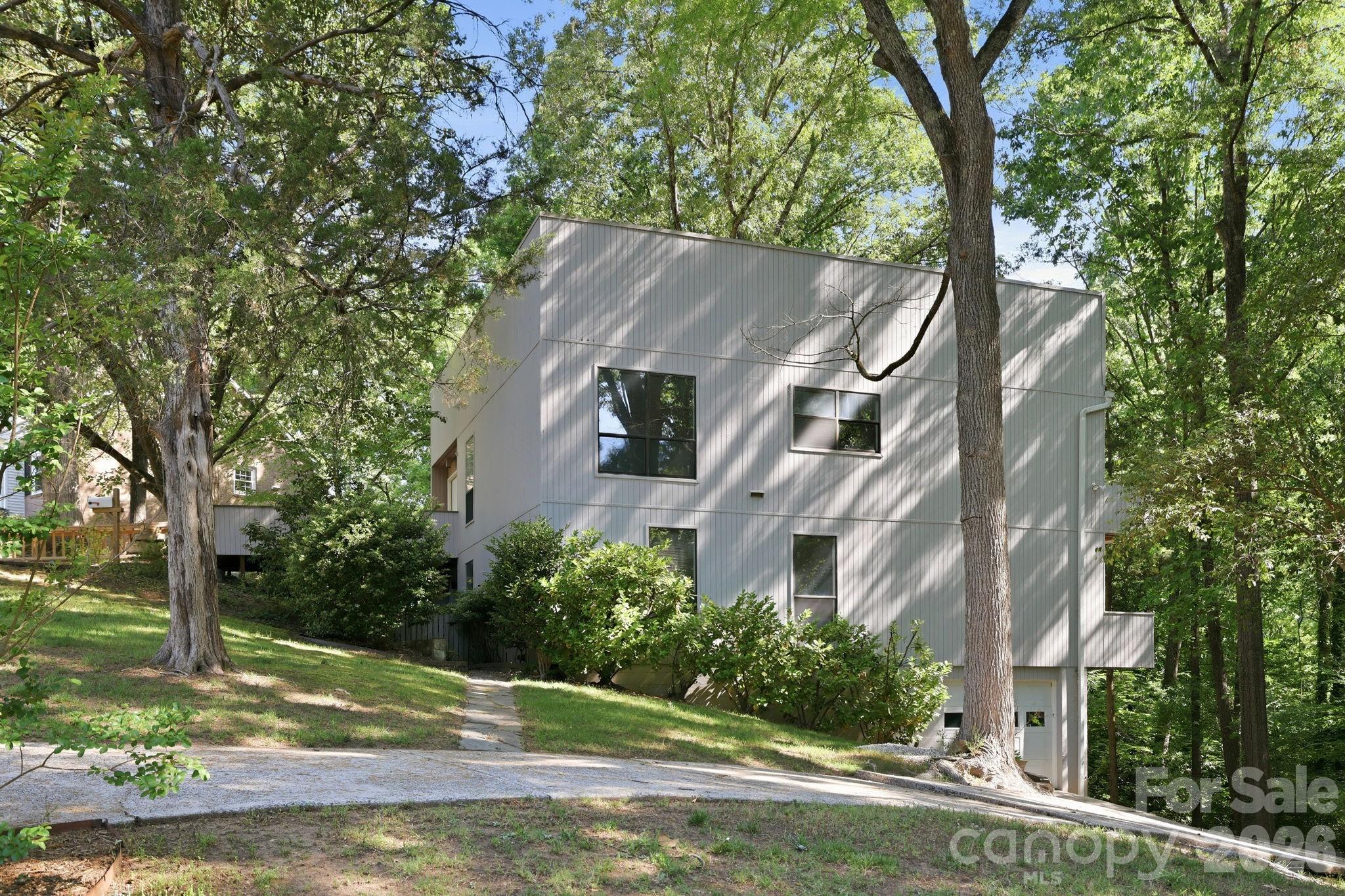 3423 Tinkerbell Lane — photo