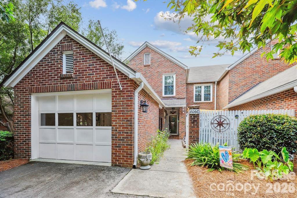 806 Colony Oaks Drive — photo