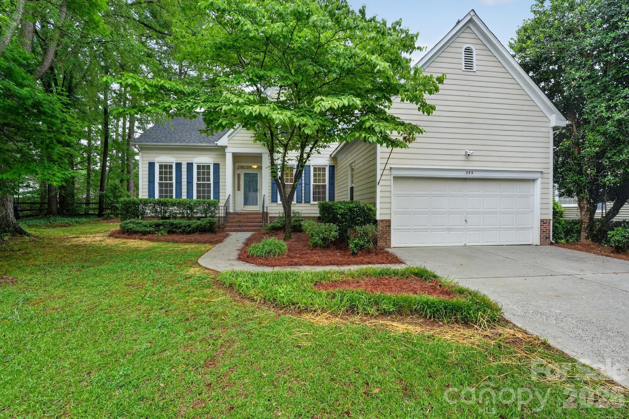 395 Runnymede Drive — photo