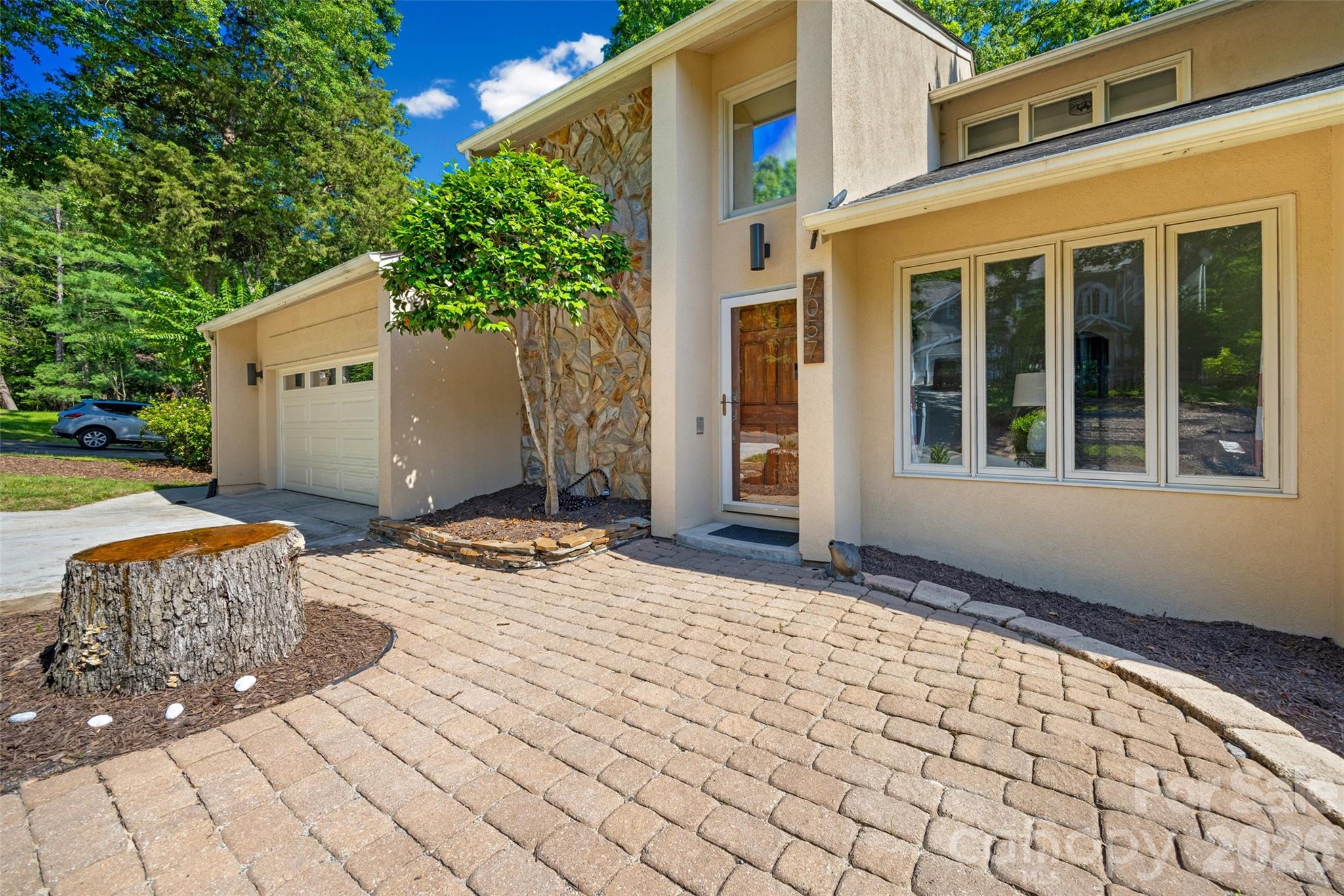 7057 Mariners Court — photo