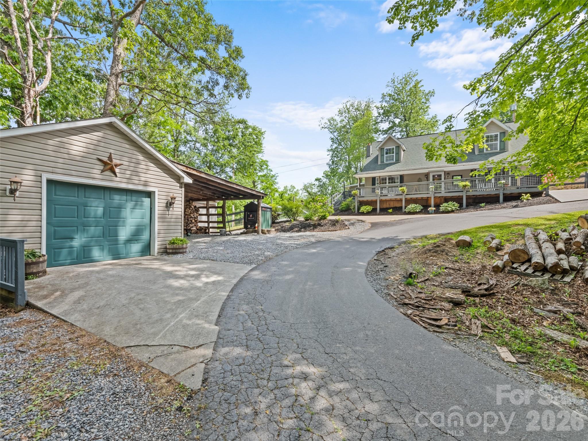 222 Thistle Ridge — photo