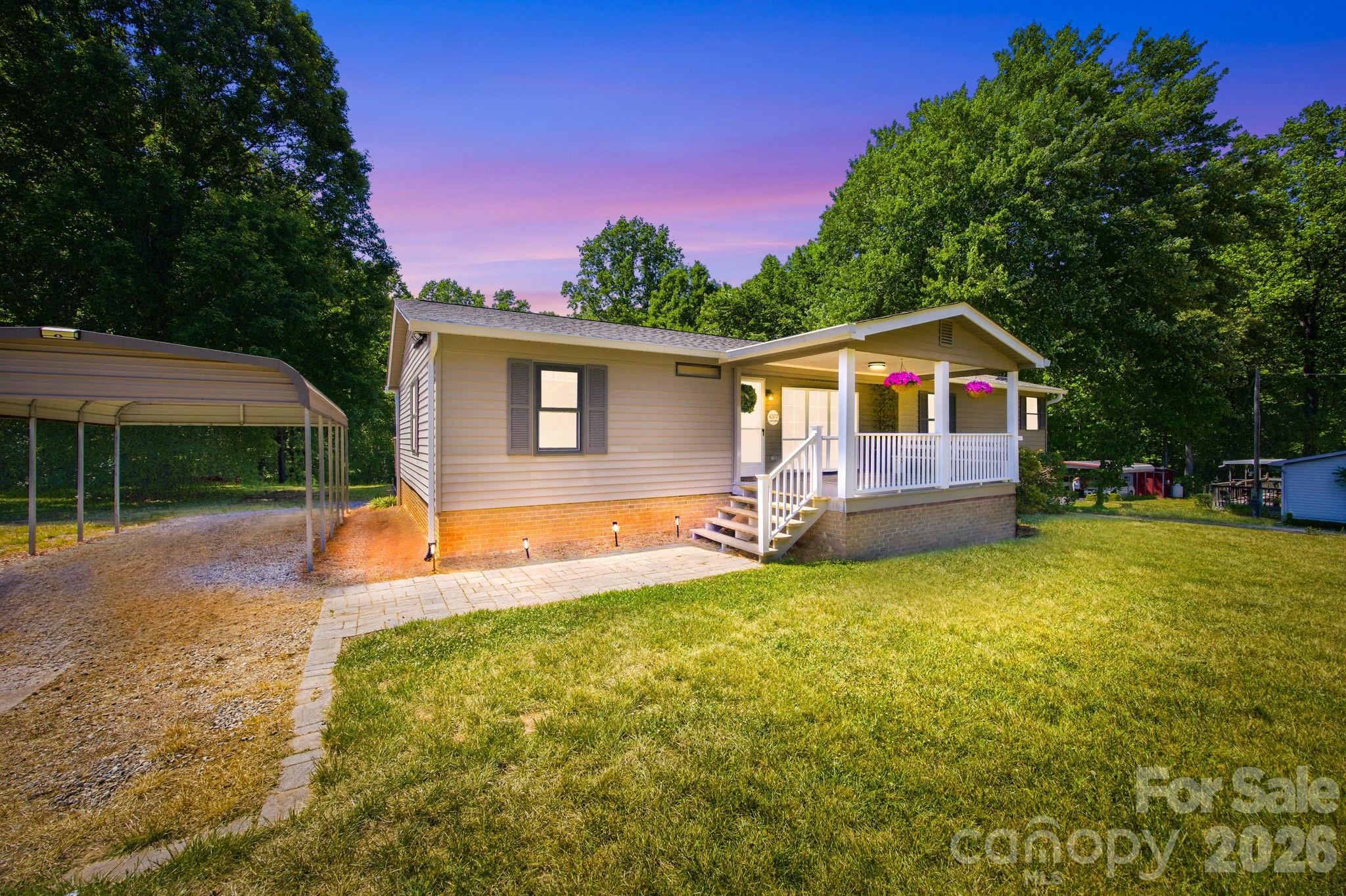 4377 Catawba Burris Road — photo