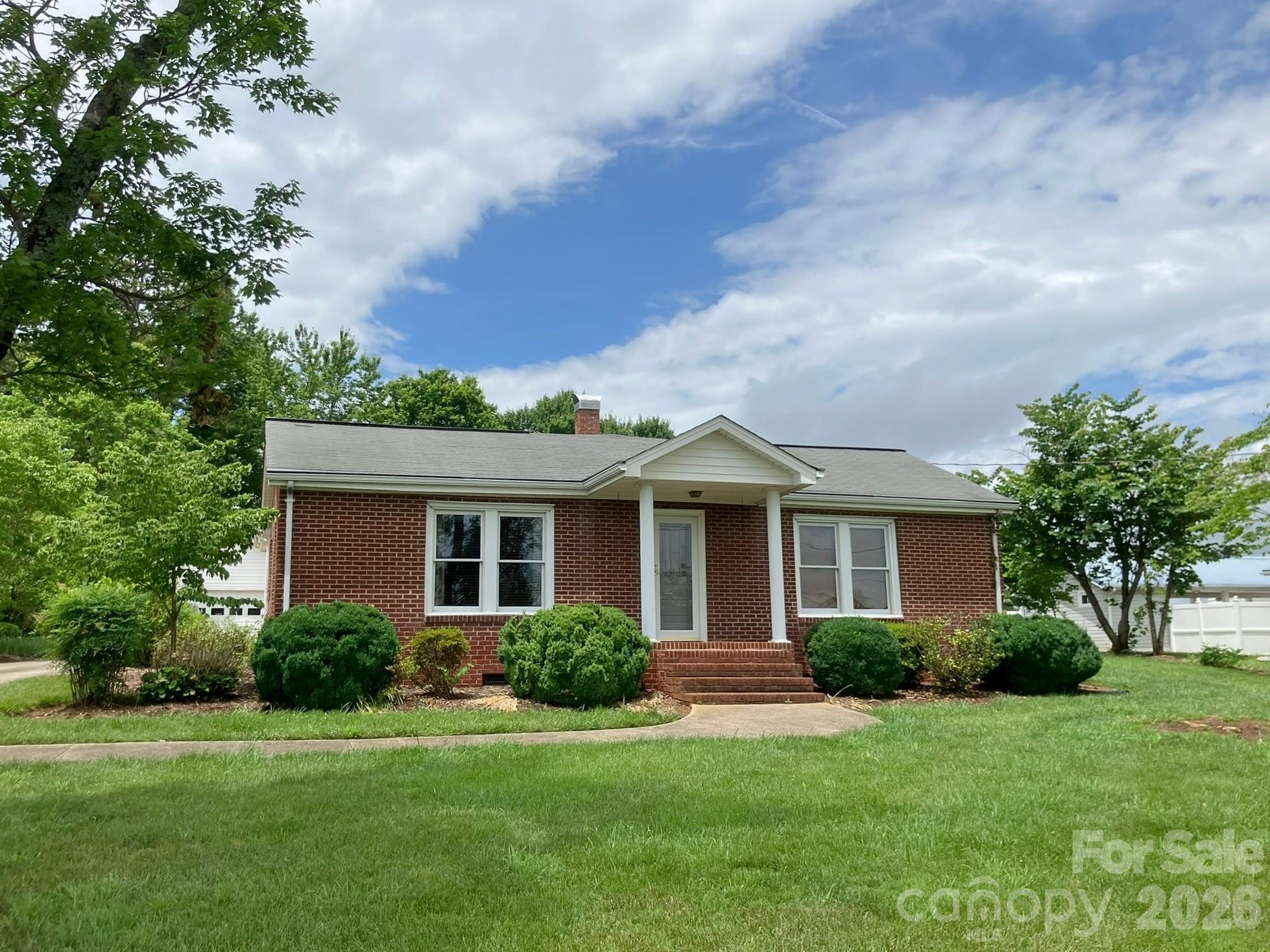 191 Thompson Road — photo