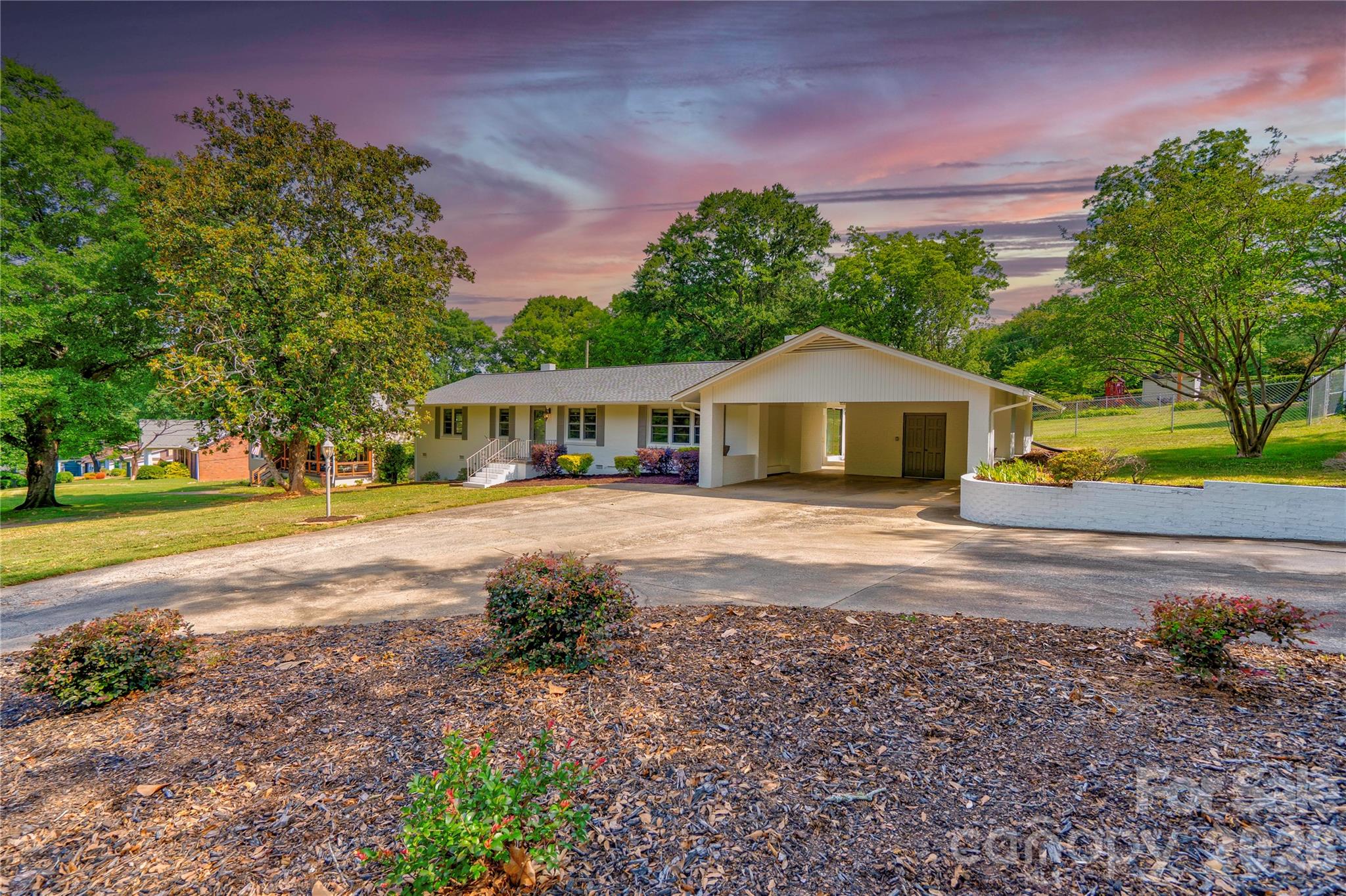 809 Forest Hill Drive — photo