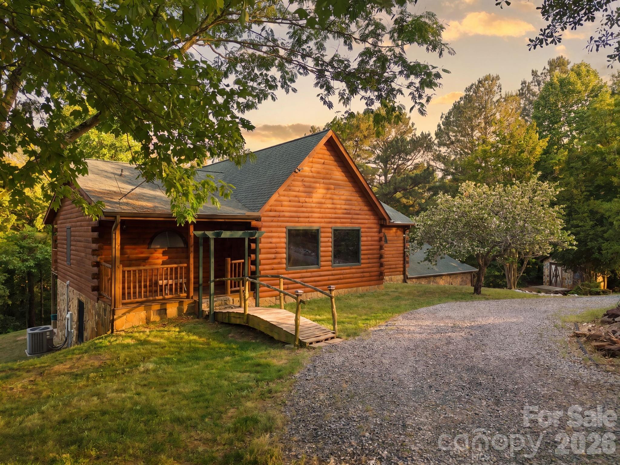 152 Rivercliff Drive — photo