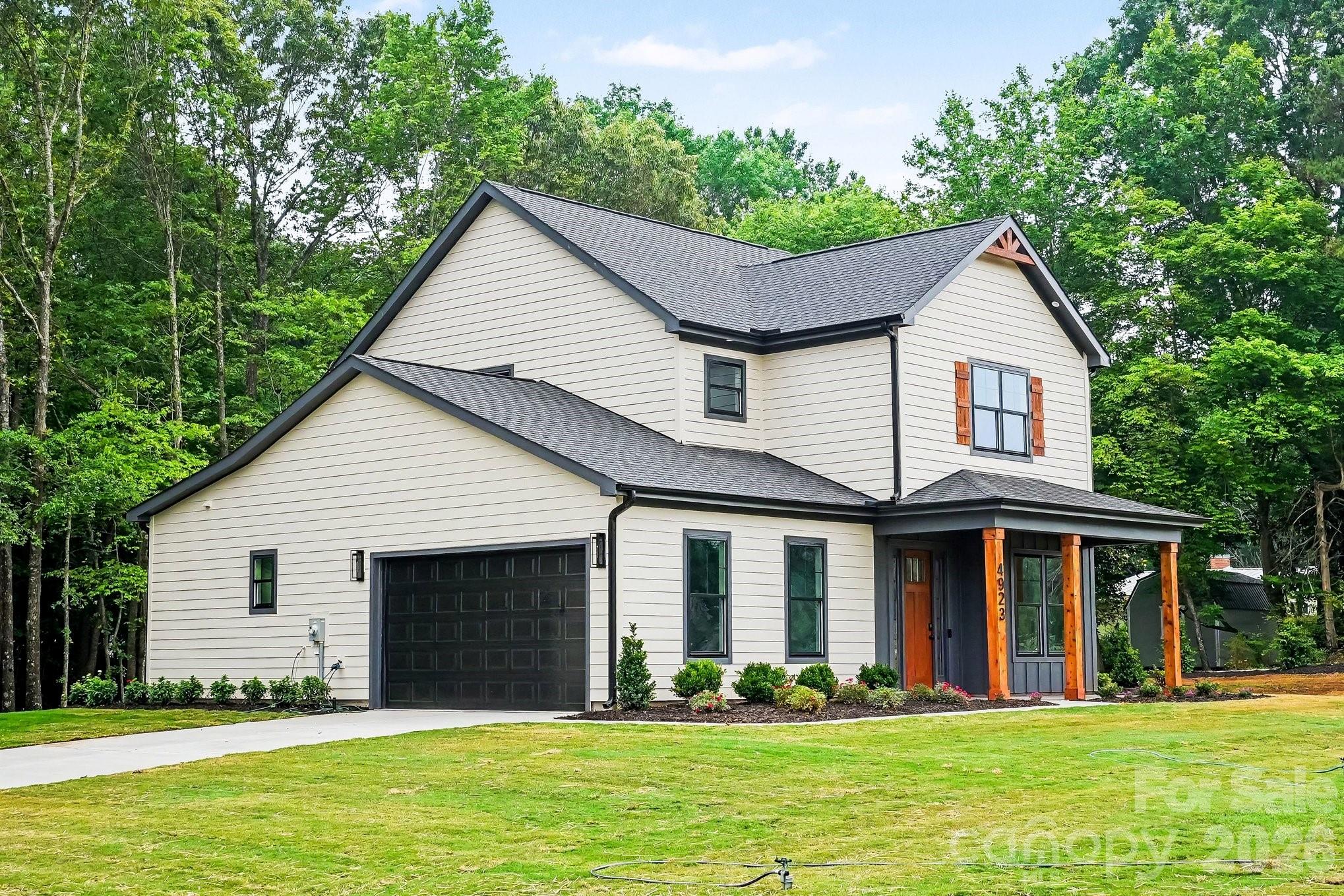 4923 Lancaster Highway — photo