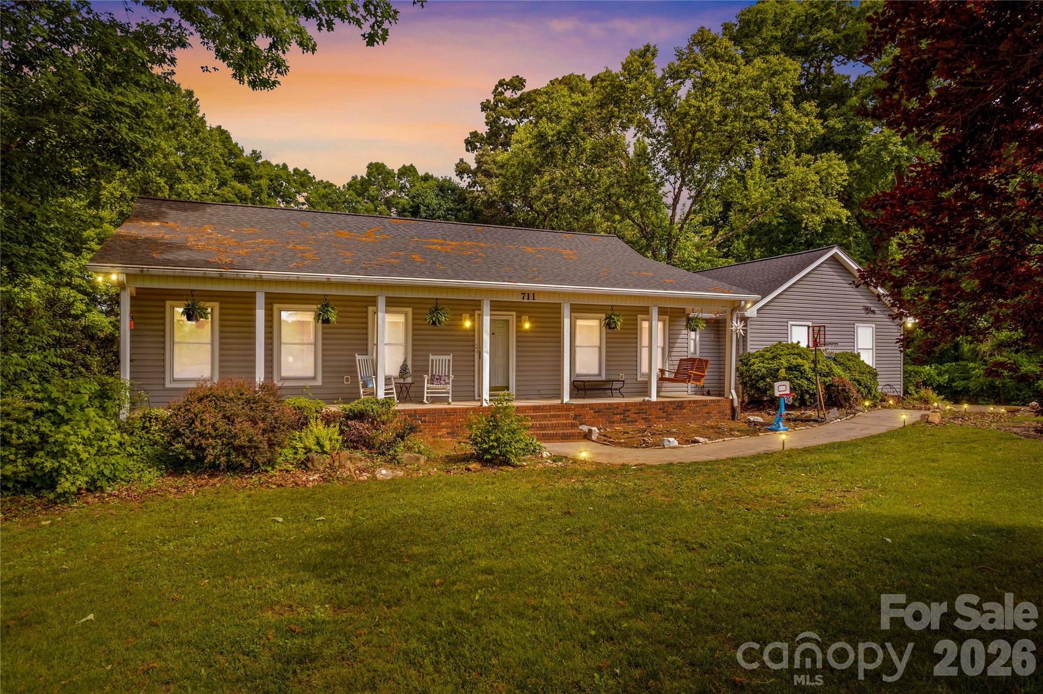 711 Spring Pointe Drive — photo