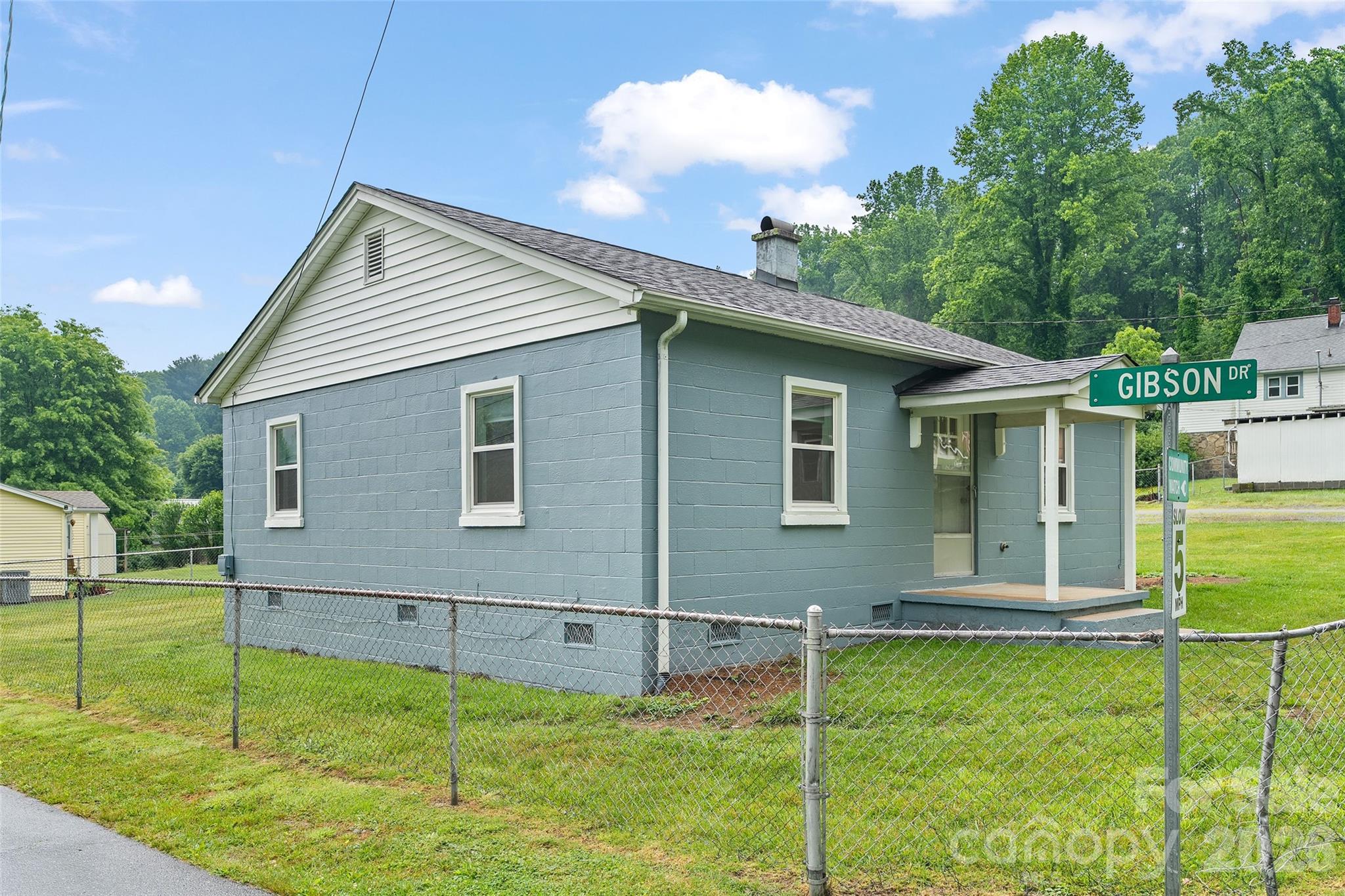 34 Stephens Road — photo