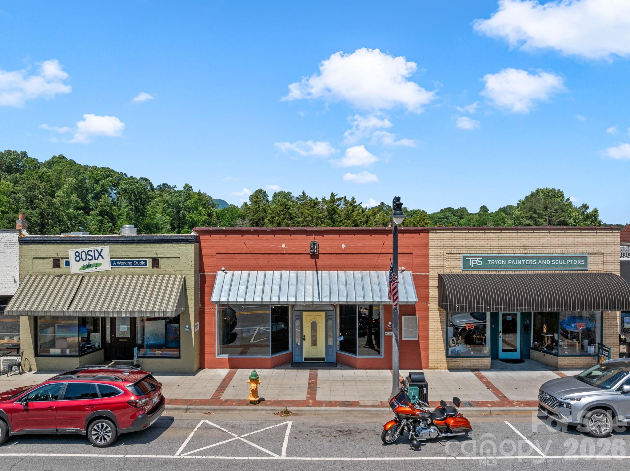 82 N Trade Street — photo