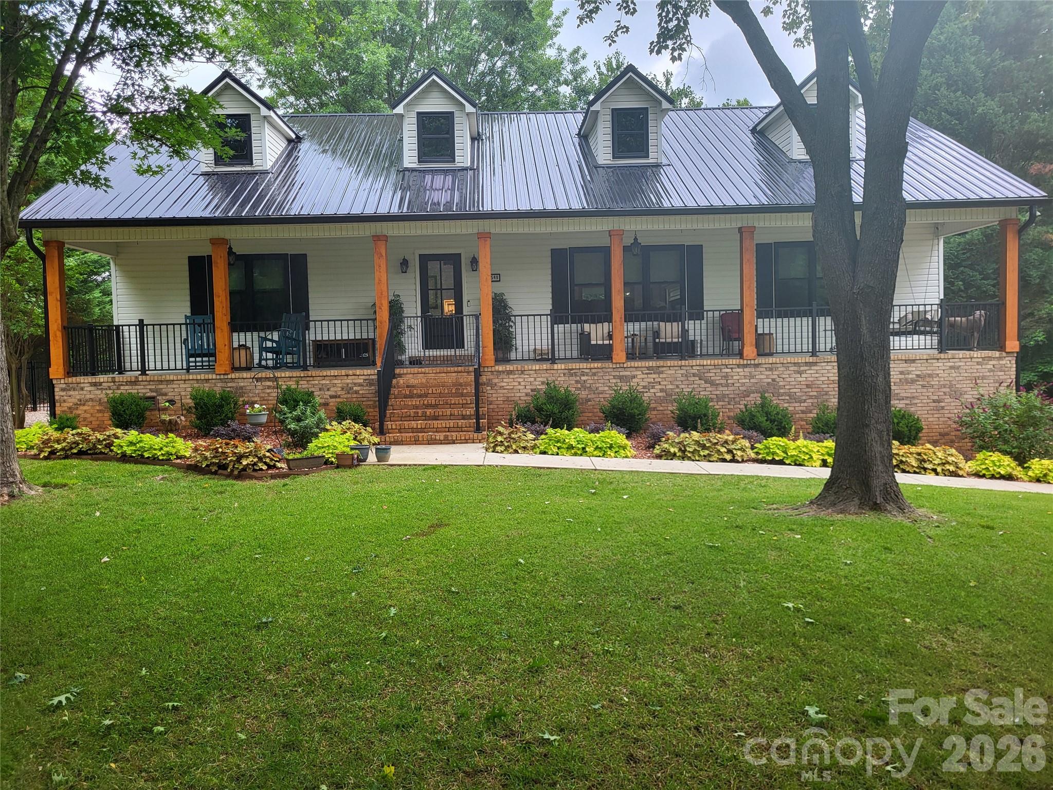 2549 S Lake Shore Road — photo