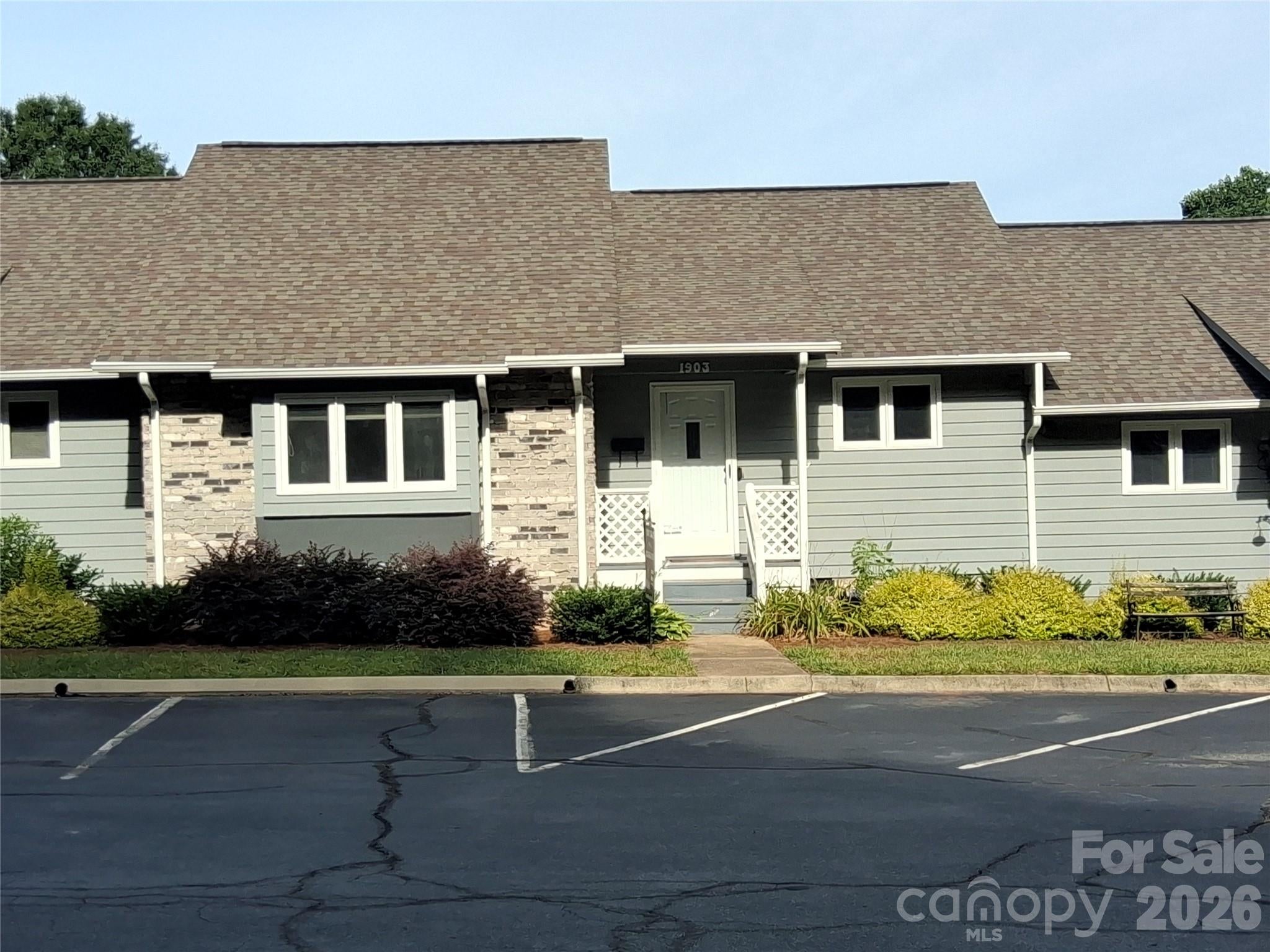 1903 Wellington Hills Circle — photo
