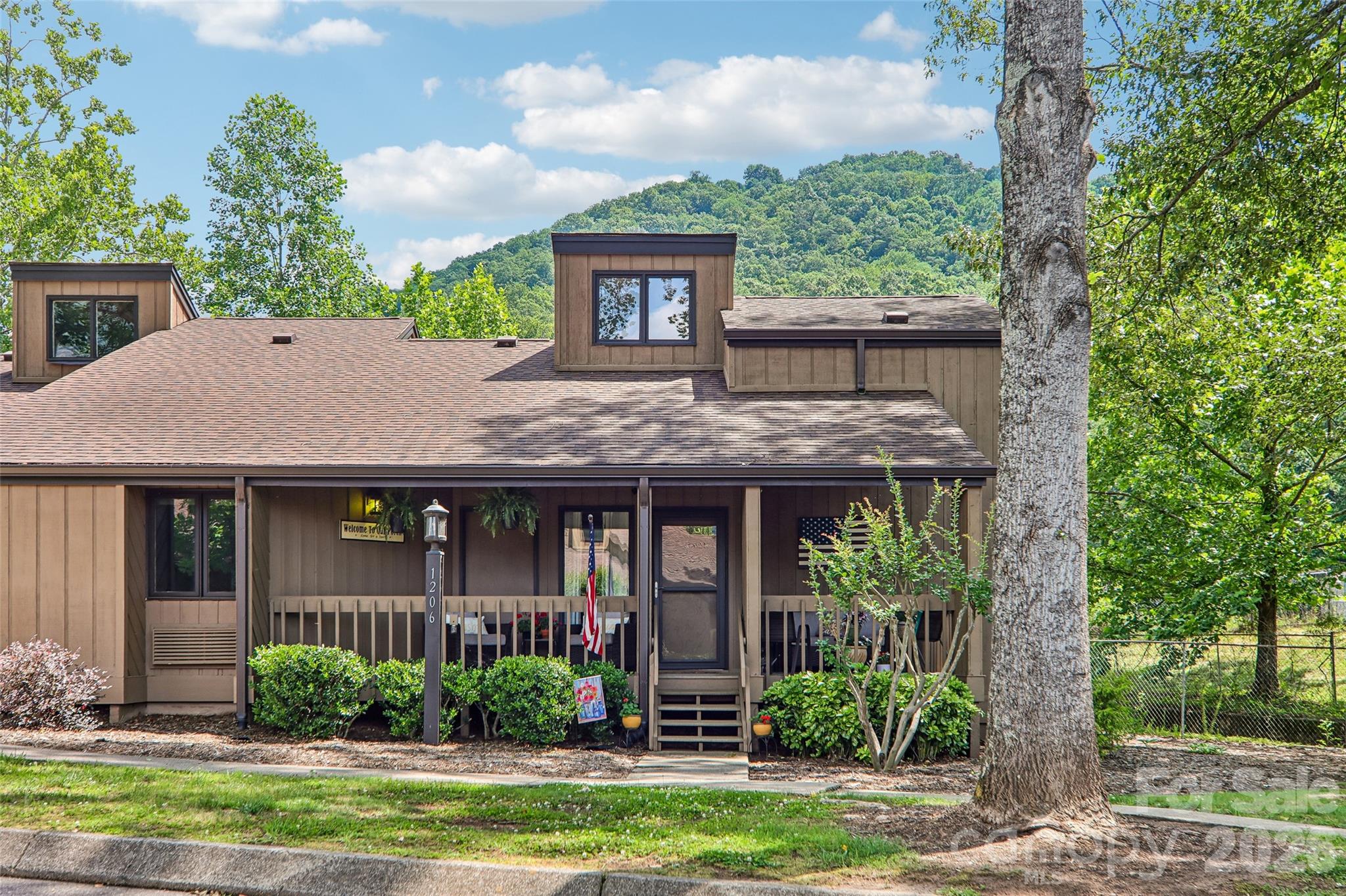 147 W Lake Drive S 1206 — photo