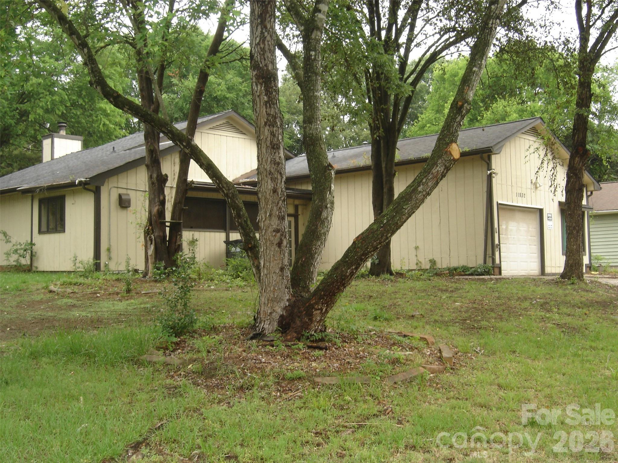11832 Moonridge Drive — photo