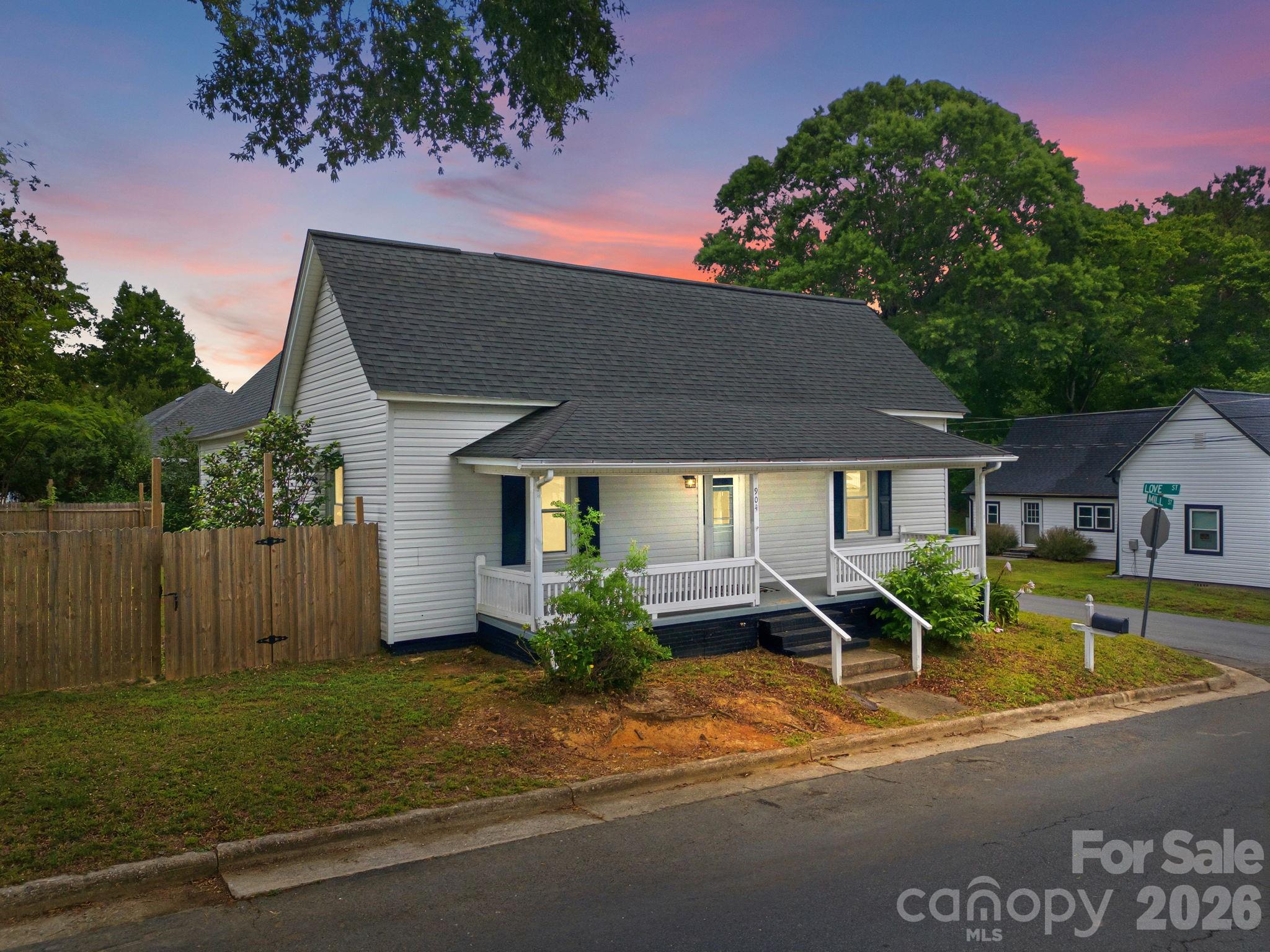 904 Mill Street — photo
