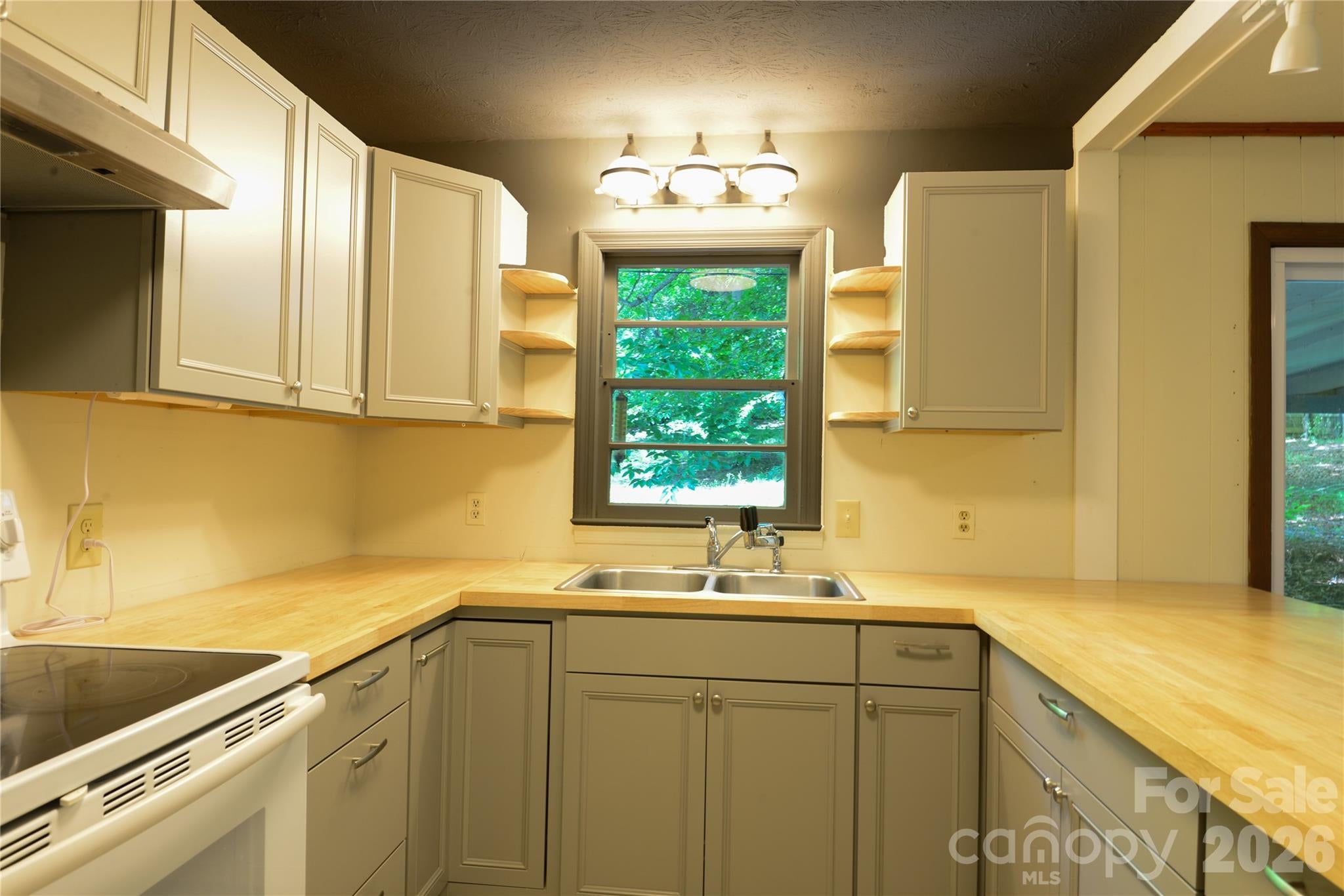 24 Sarabec Hill Road — photo