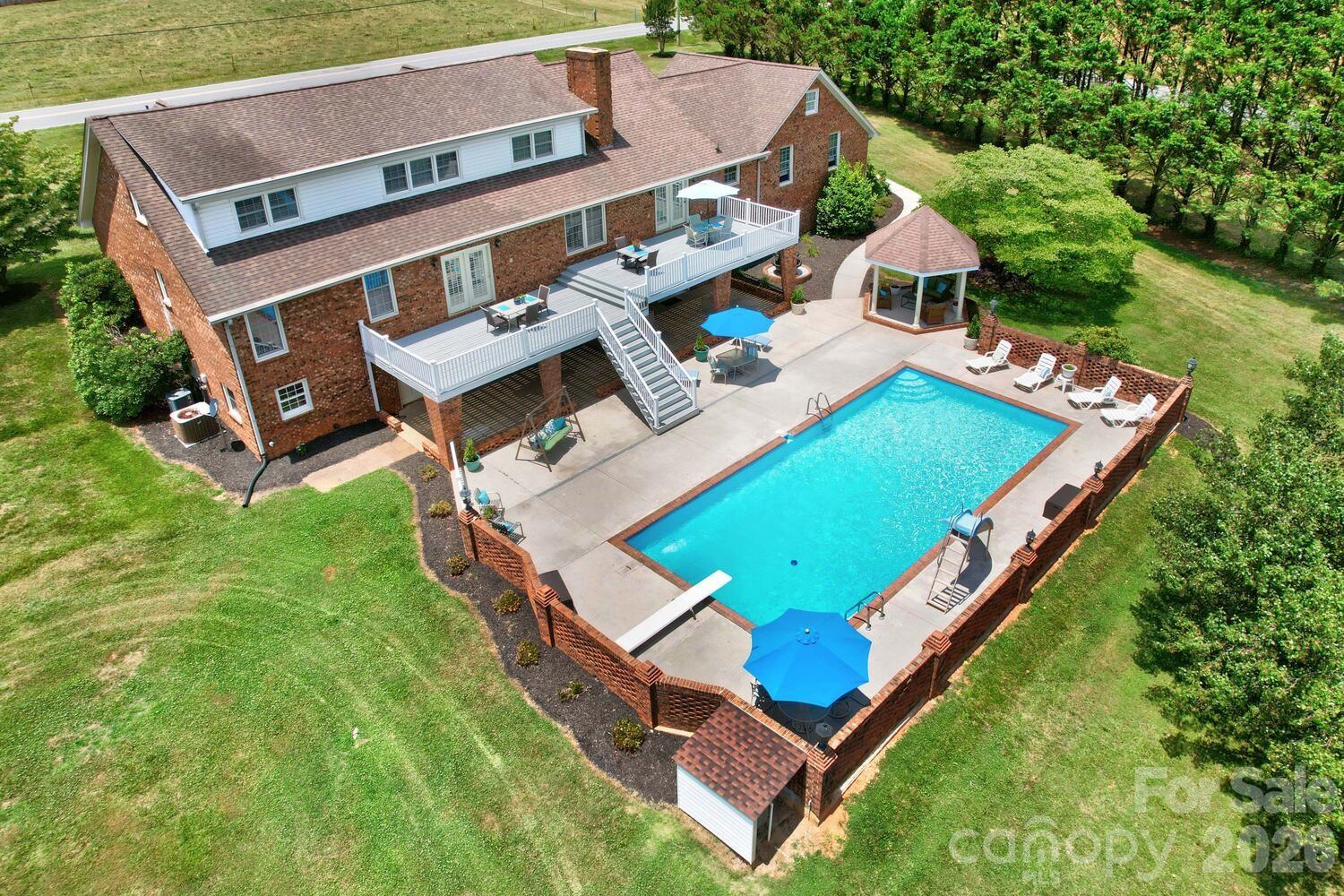 4723 Old Mountain Road — photo