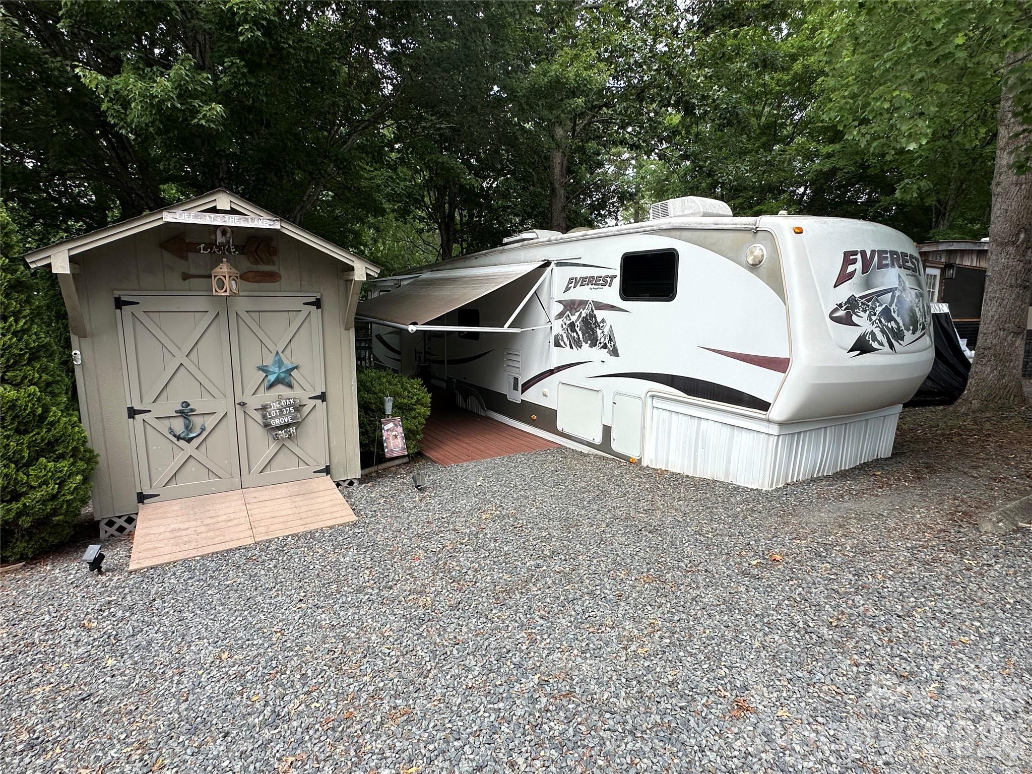 114 Oak Street — photo