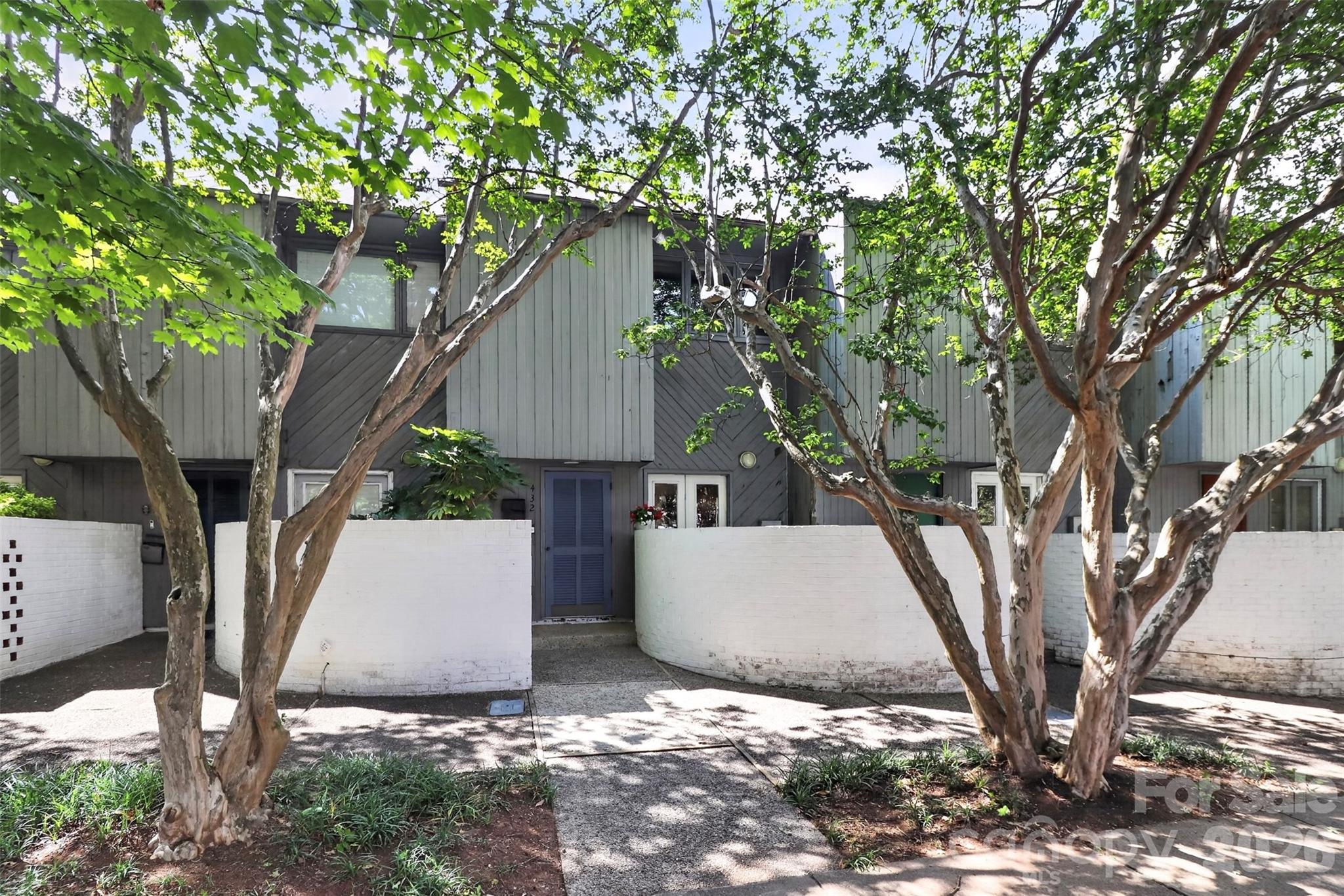 432 E Park Avenue C — photo