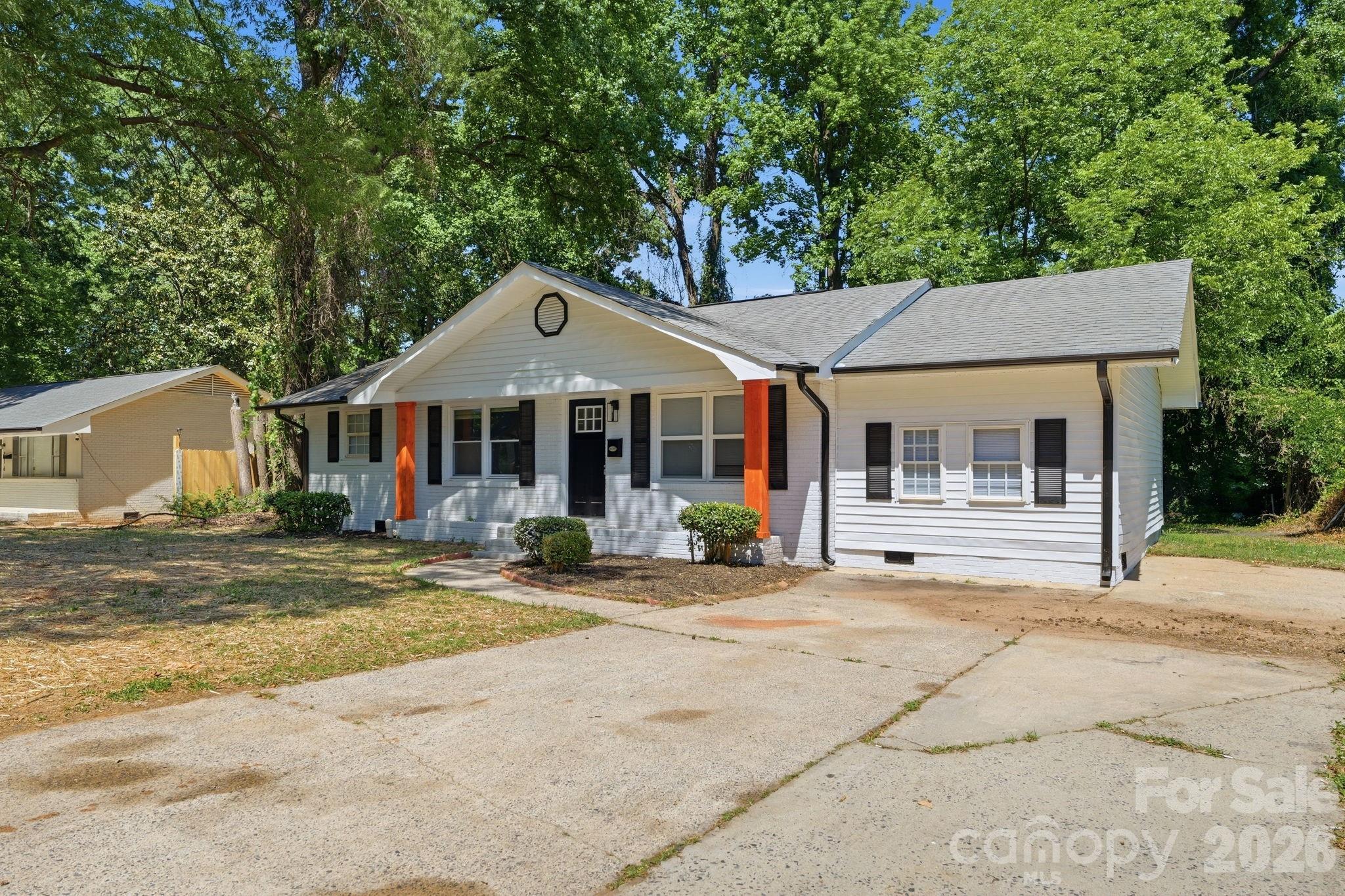 810 Echo Glen Road — photo