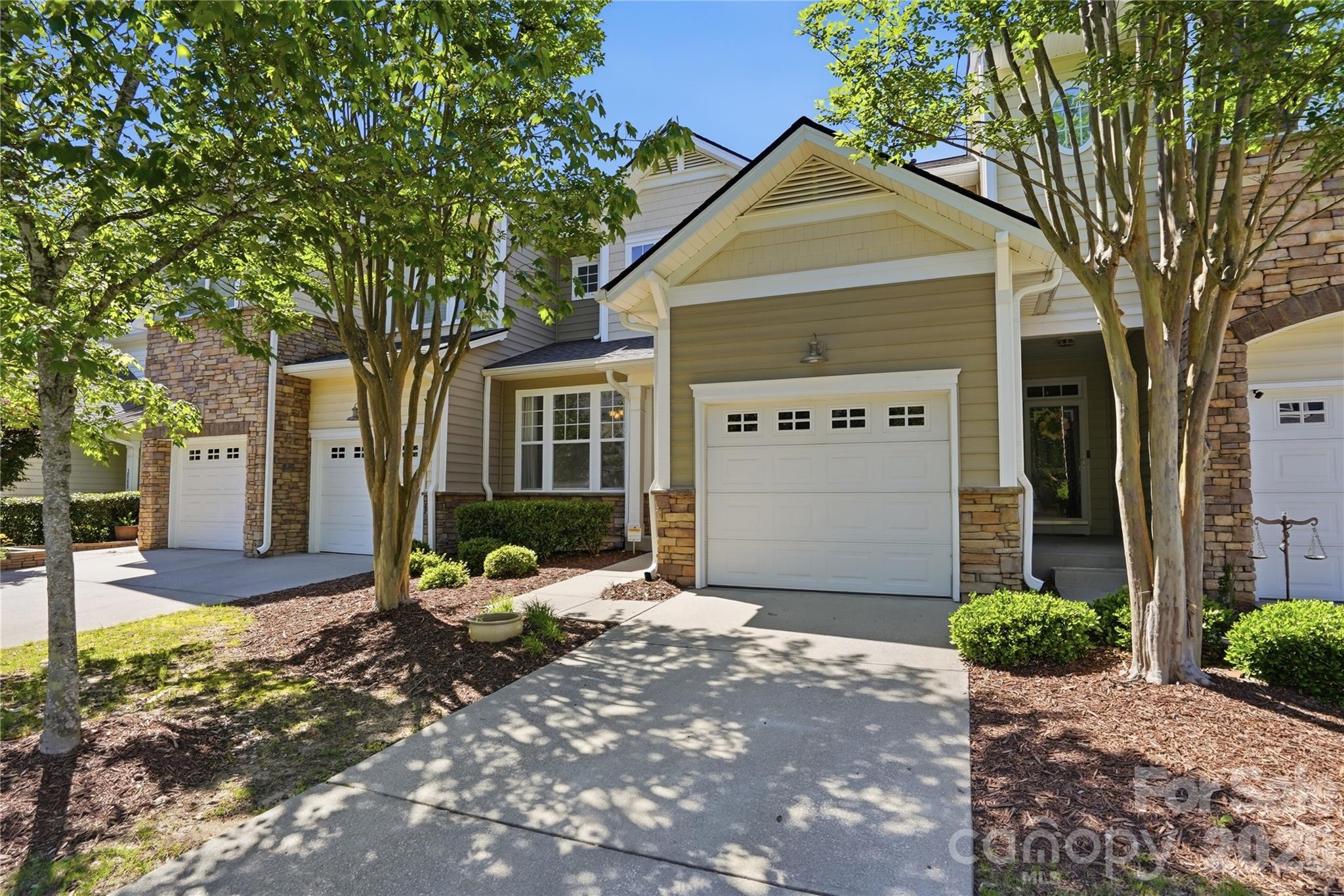2084 Calloway Pines Drive — photo