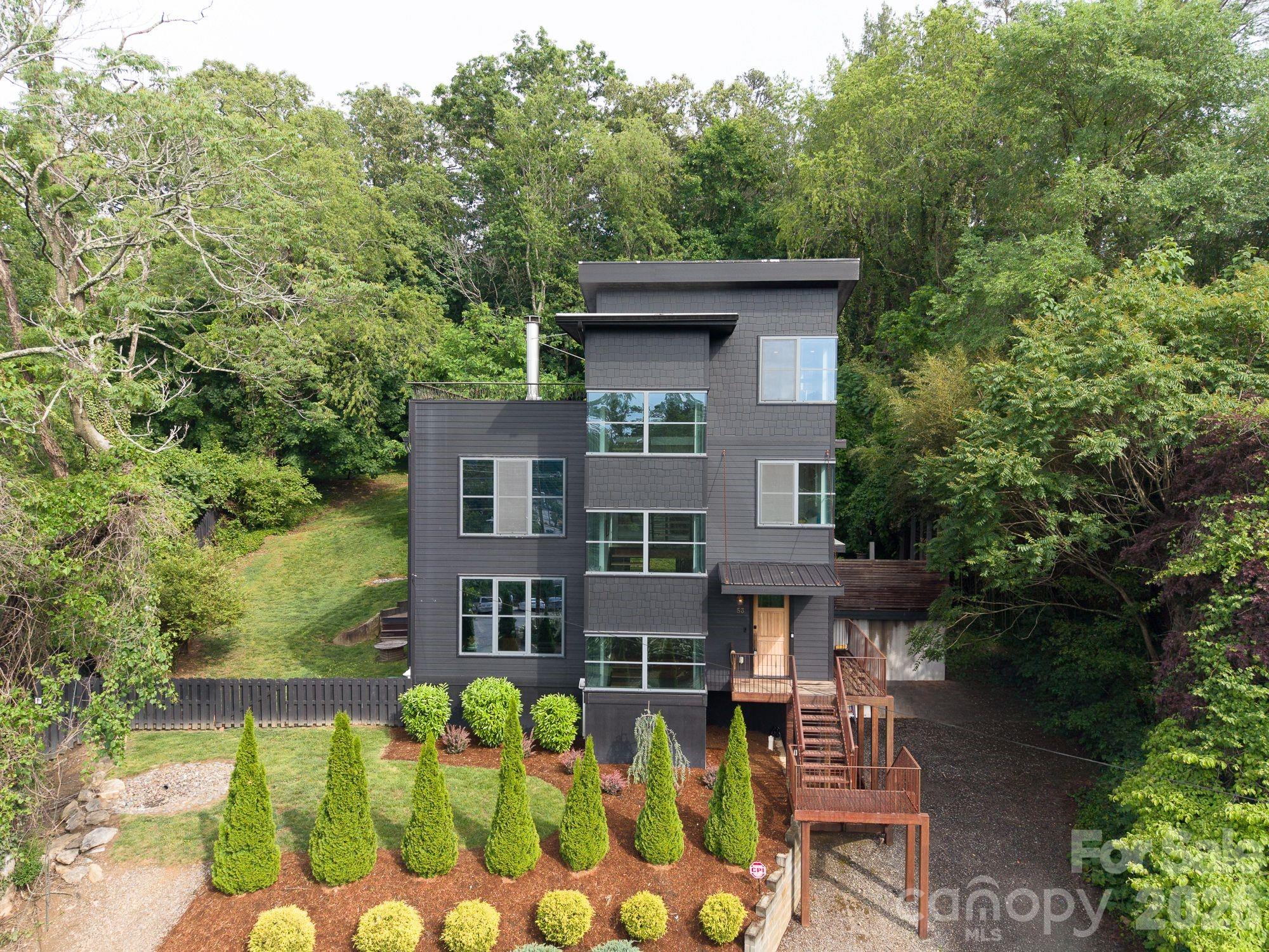 53 Buchanan Place — photo