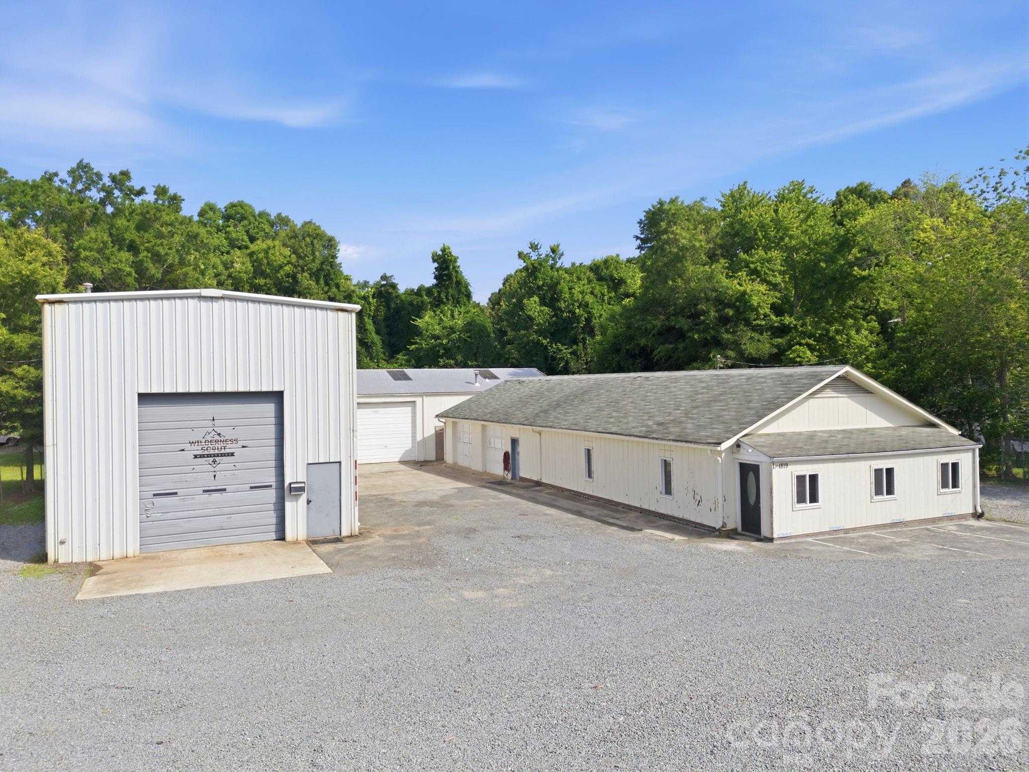 1819 John Moore Road — photo