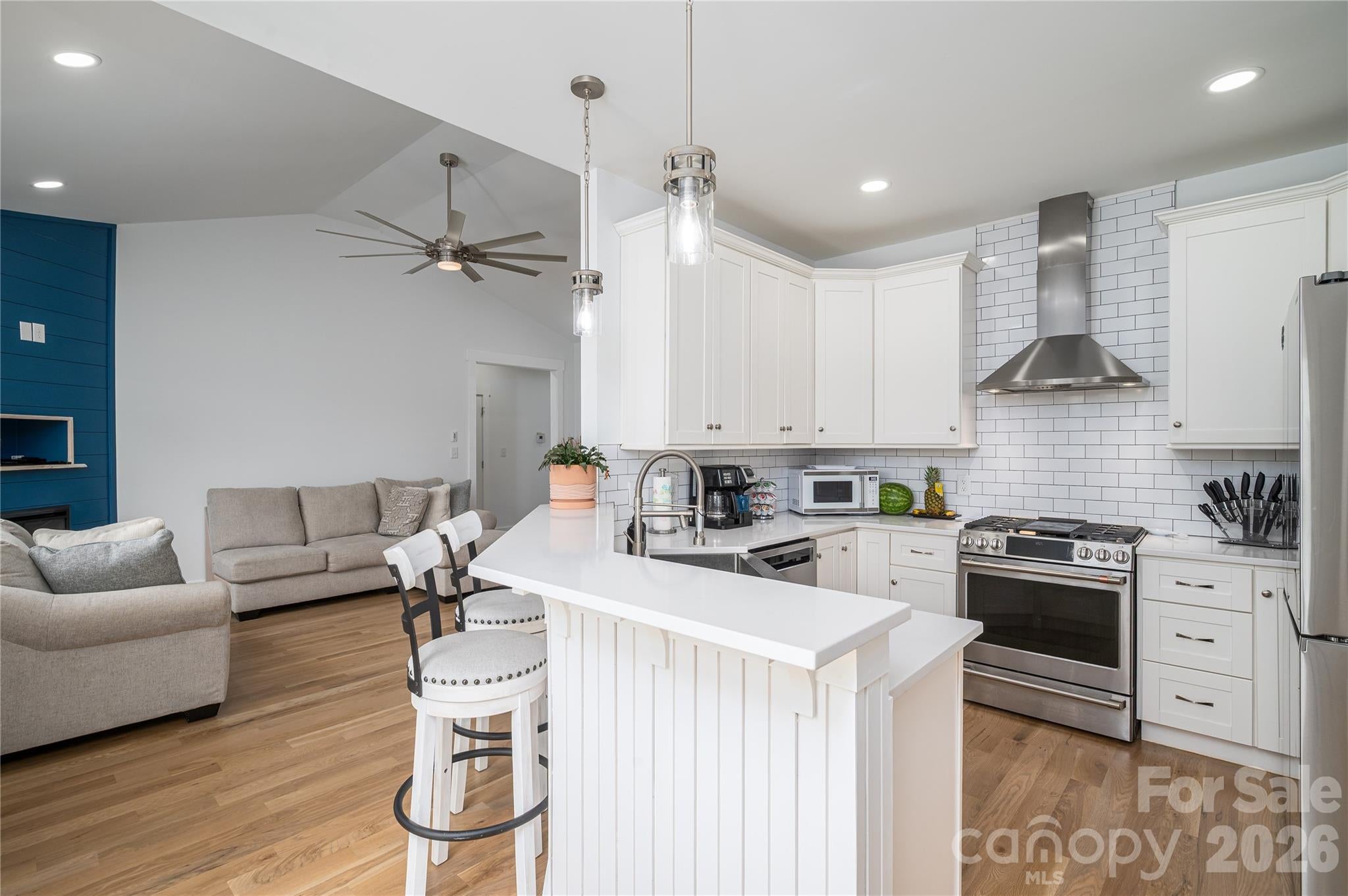 2725 Eagle Drive — photo