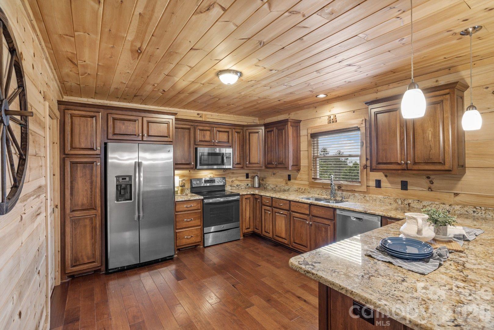 1732 Waters Edge Drive — photo