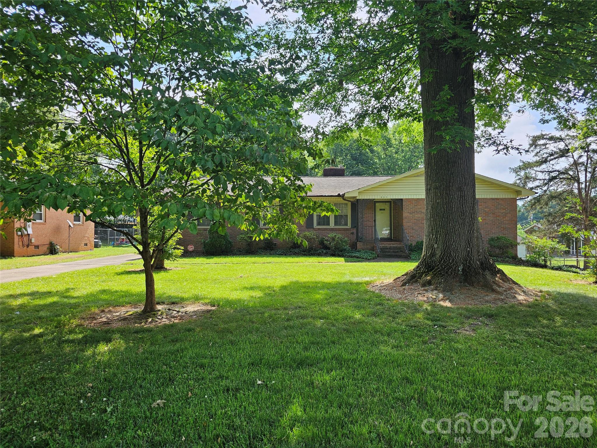 331 Woodside Drive — photo