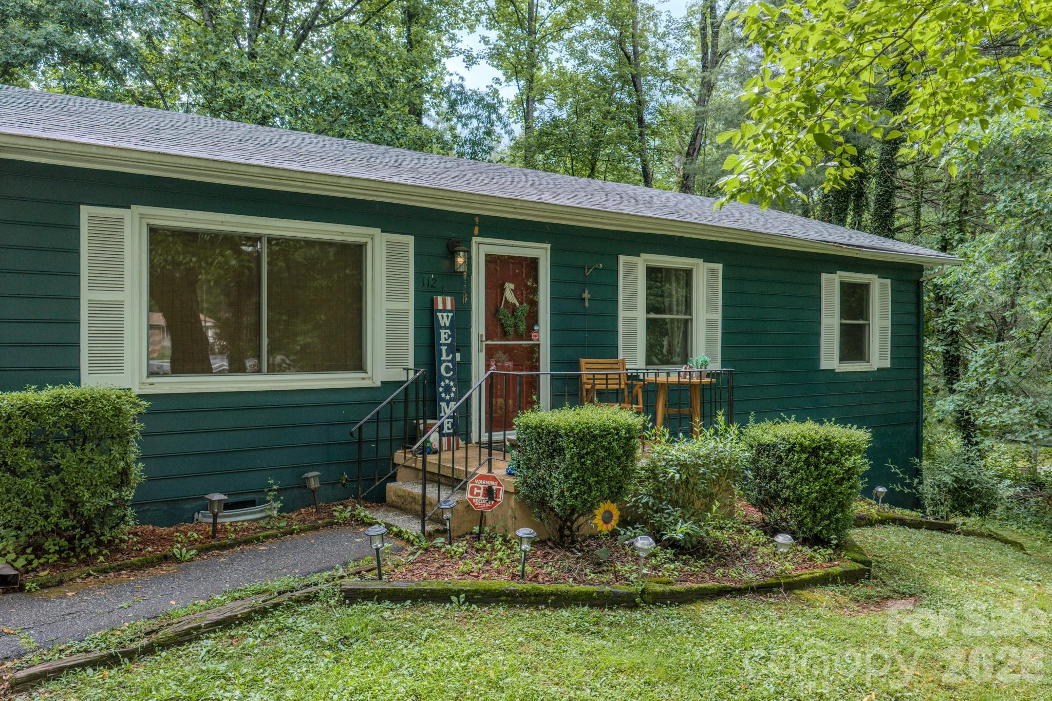 112 Amelia Drive — photo