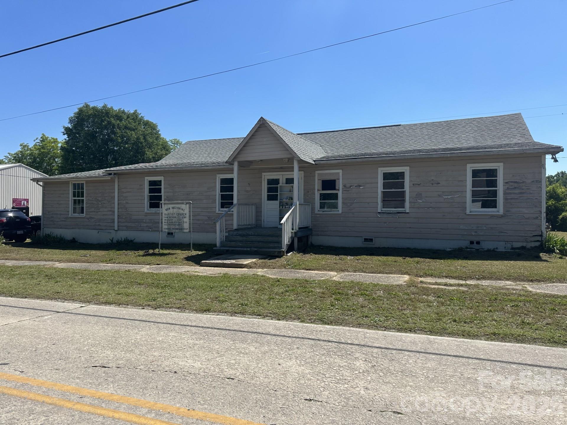 706 Old North Main Street — photo