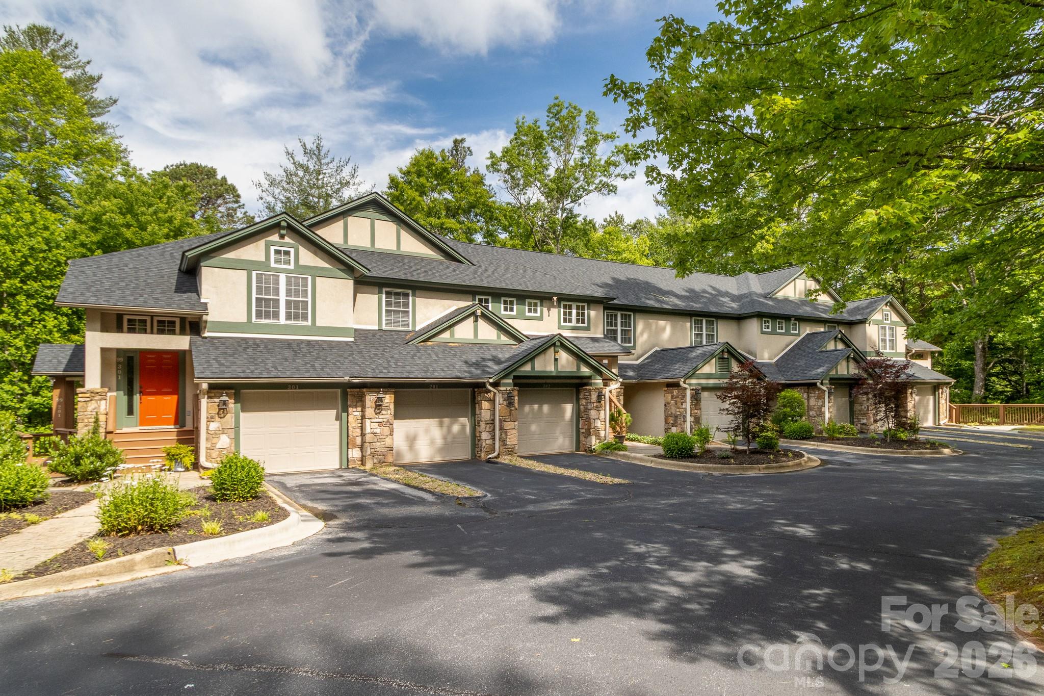 99 Ridgetop Circle 202 — photo