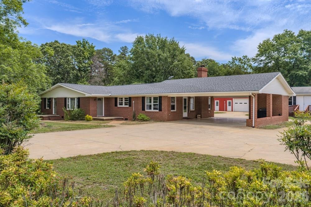 1241 County Line Road — photo