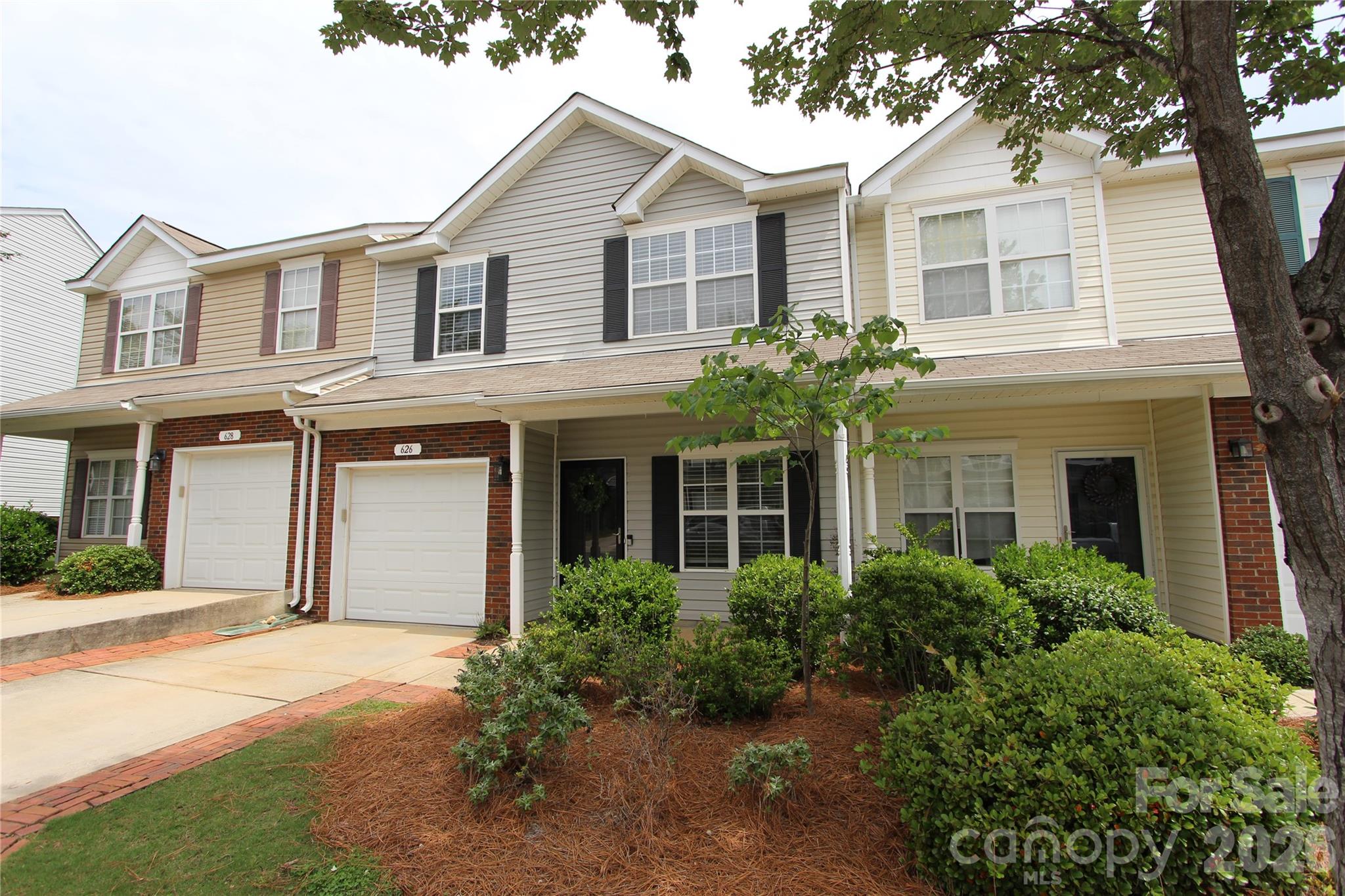 626 Fountain Court — photo