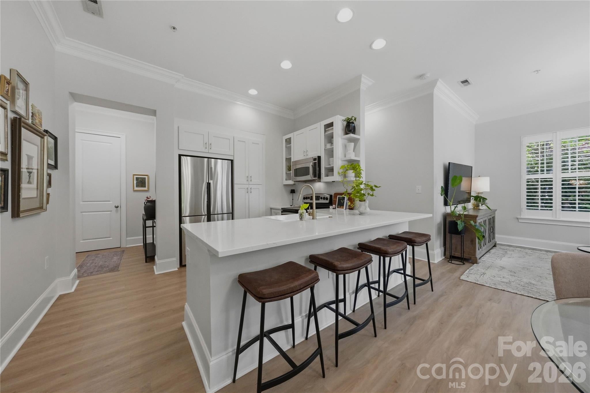 2946 Selwyn Avenue 112 — photo
