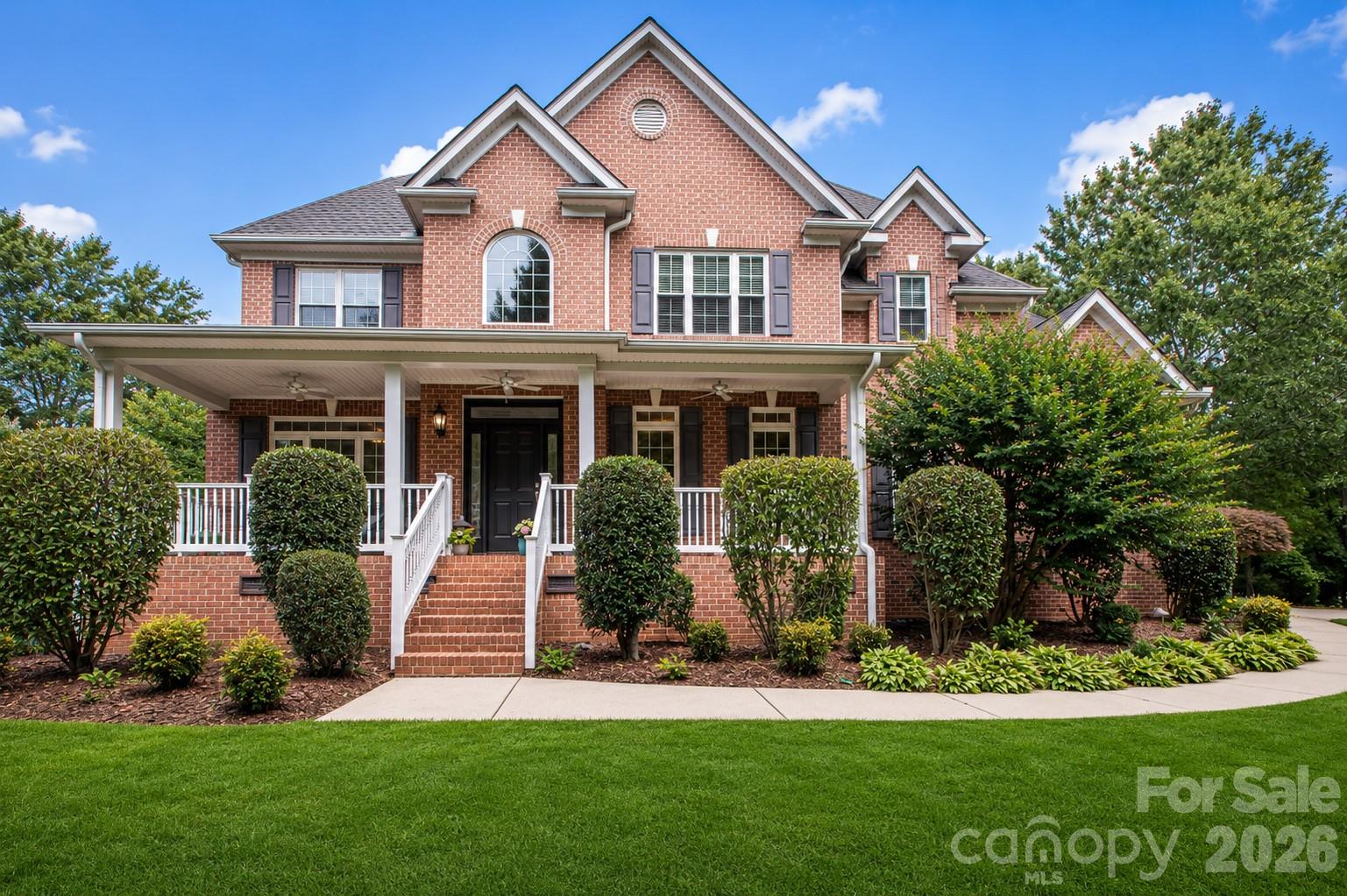 1015 Estate Lane — photo