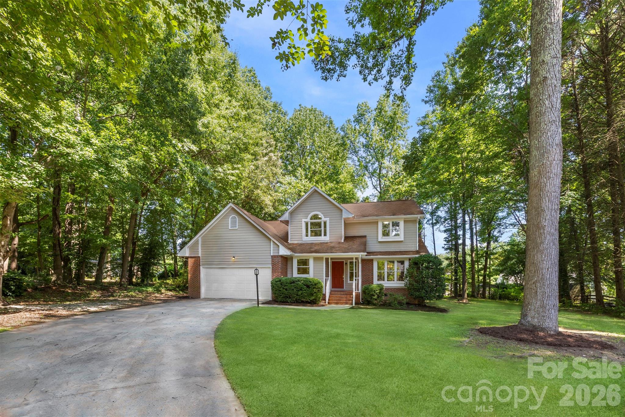 932 Alexandria Court — photo