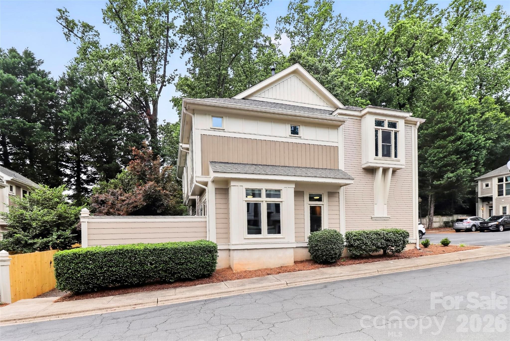 1073 Park West Drive — photo