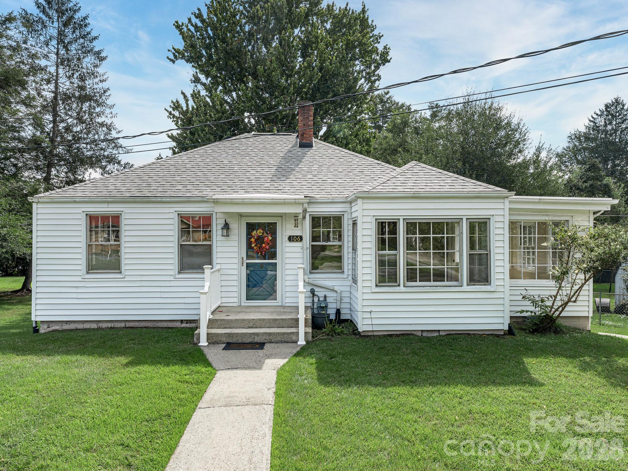 106 Green Acres Avenue — photo