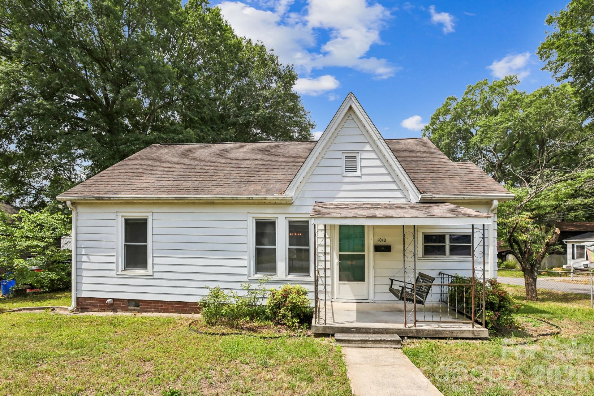 1010 Desoto Avenue — photo