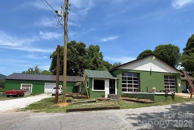 68 Circle Drive — photo