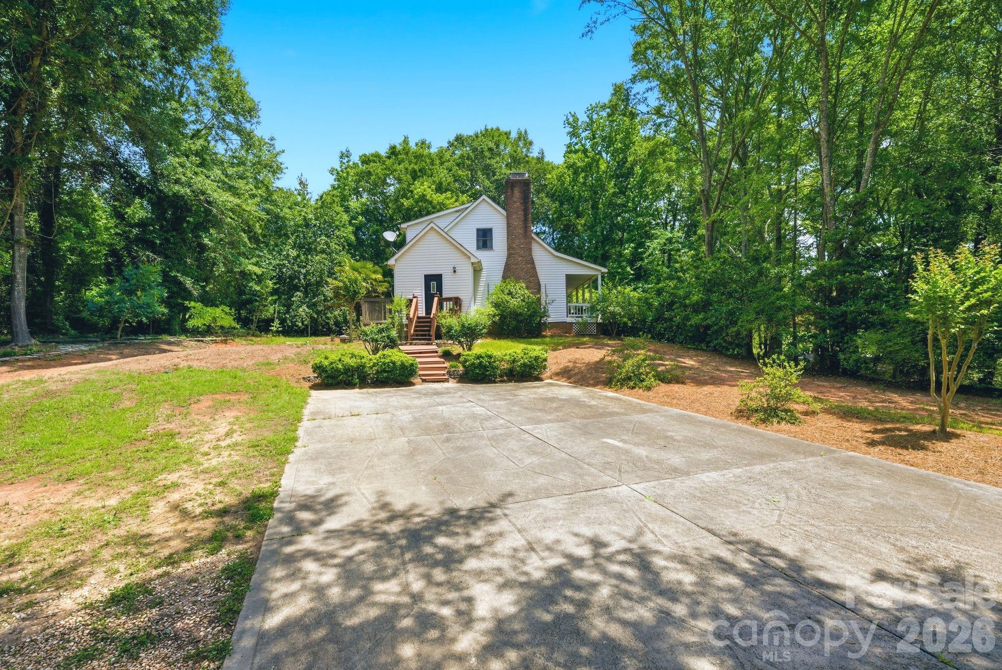 9143 Sadlers Ridge Road — photo